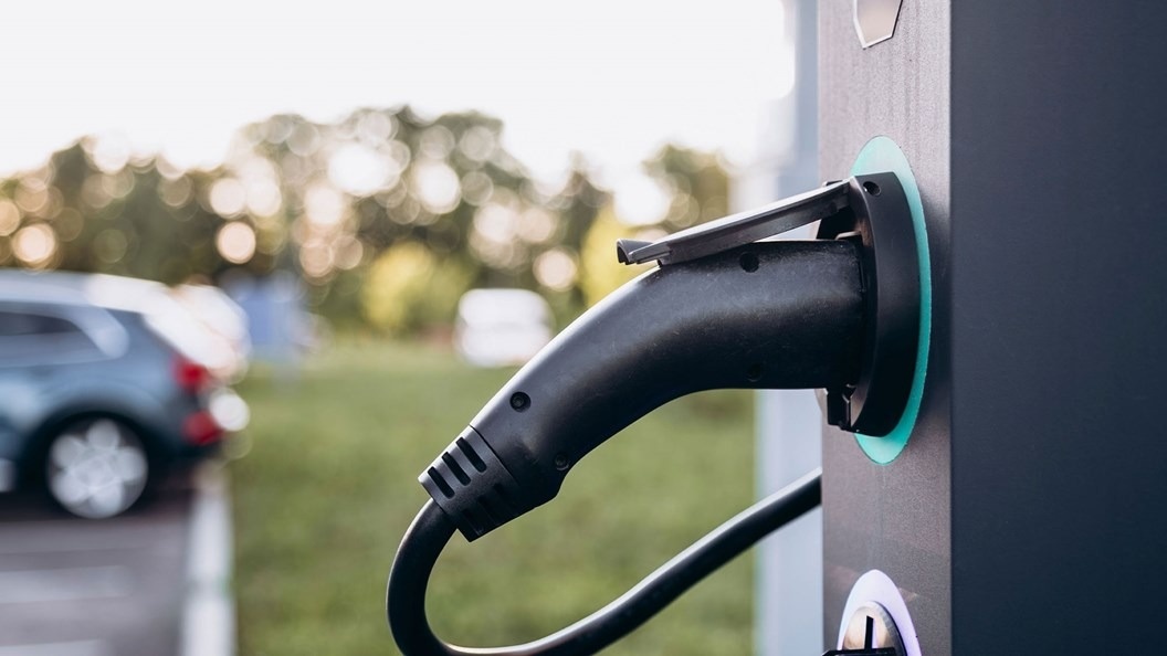 BYD mang tram sac sieu nhanh toi chau Au hinh anh