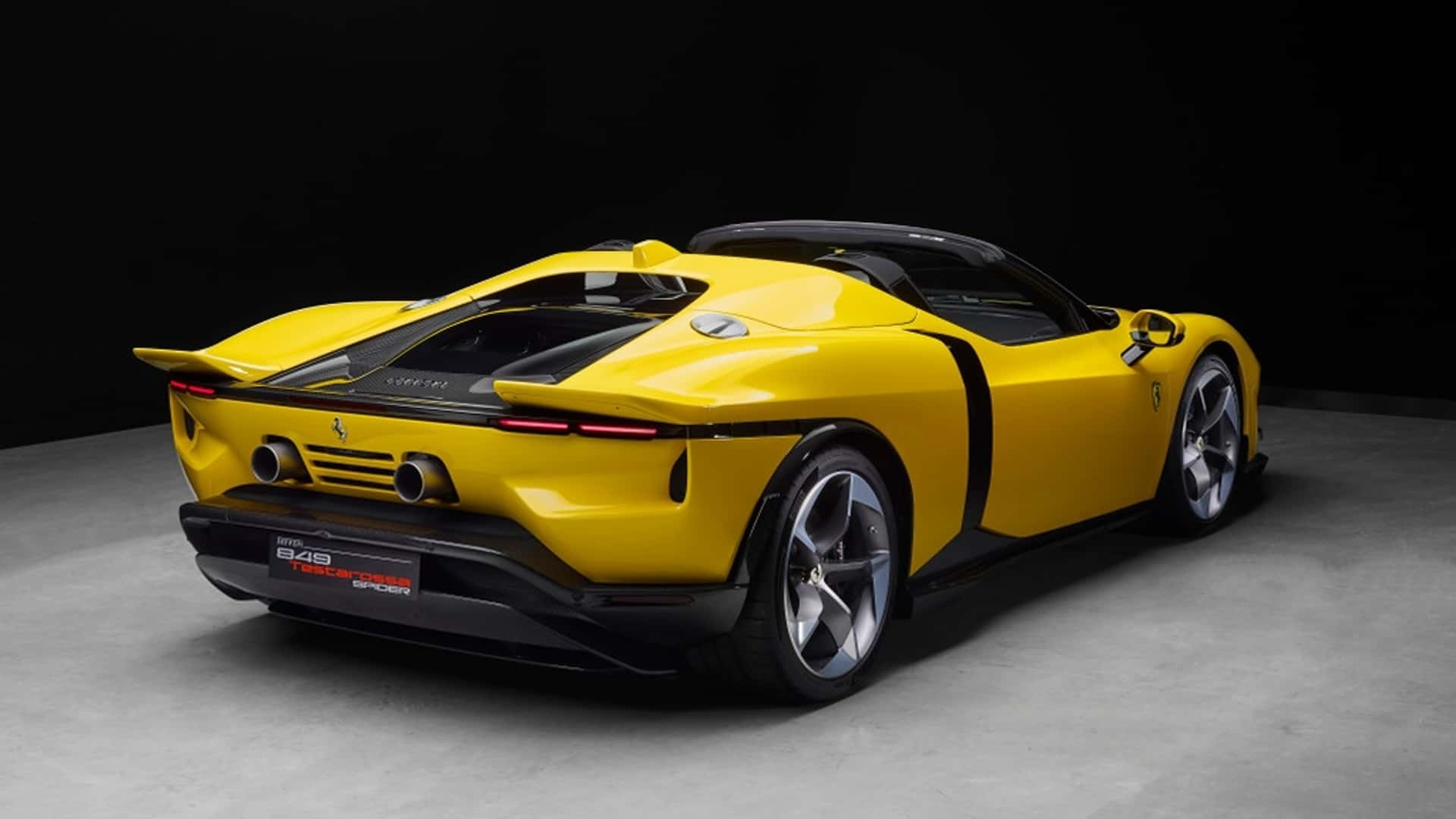 CEO Ferrari noi ly do khach hang phai doi 2 nam moi duoc nhan xe hinh anh