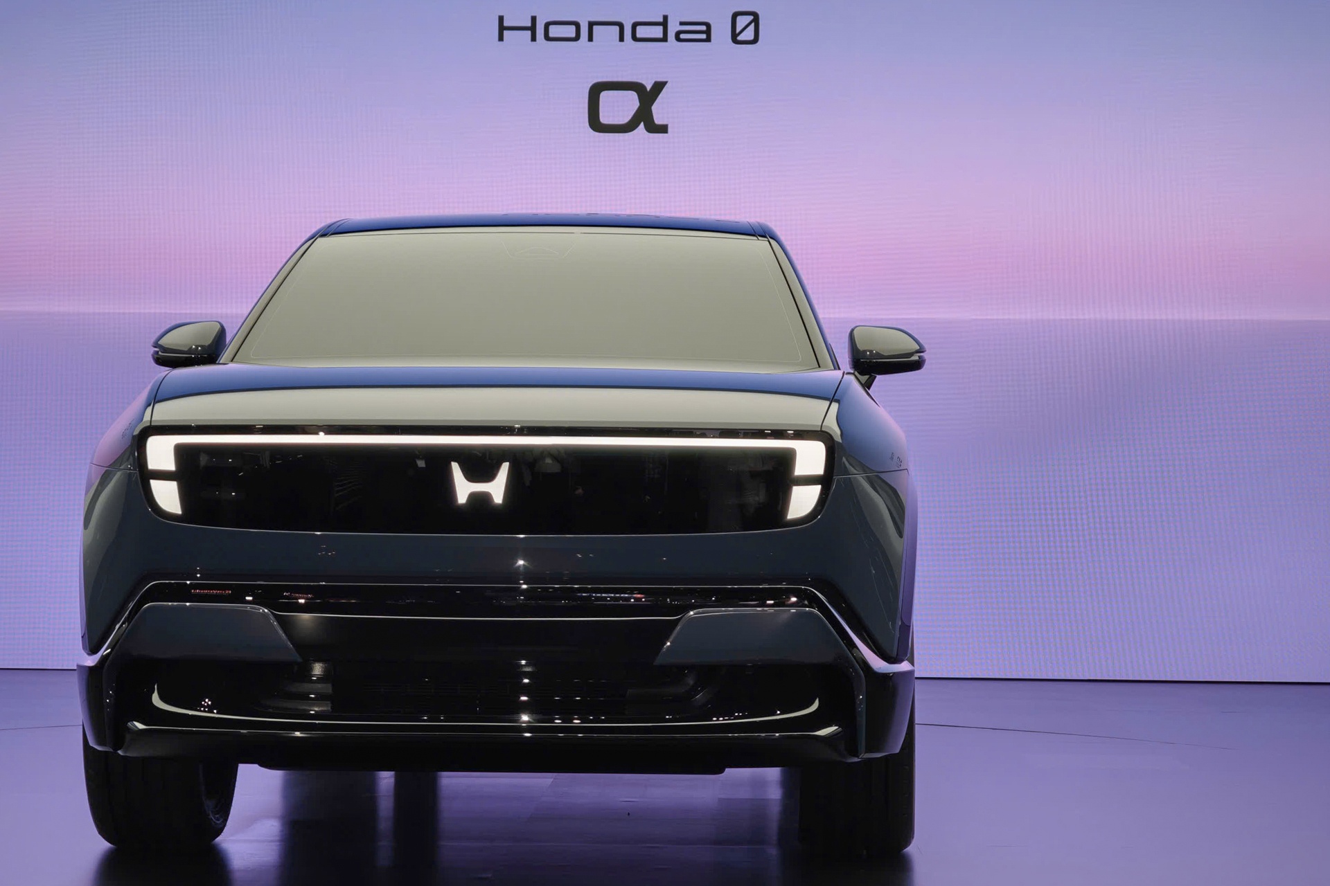 SUV dien cua Honda lan dau ra mat, duoi xe gay chu y hinh anh
