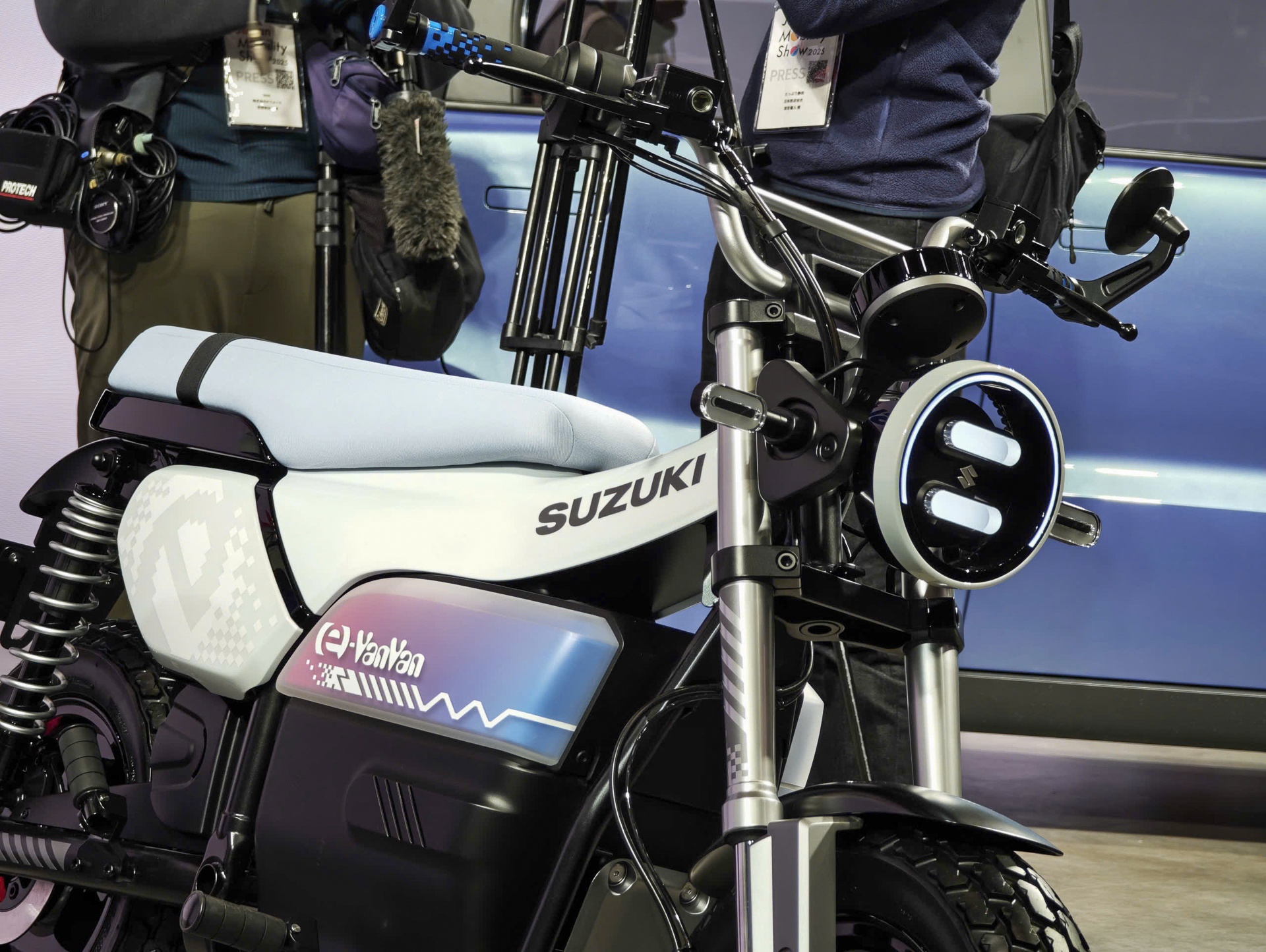 Suzuki e-VanVan anh 2