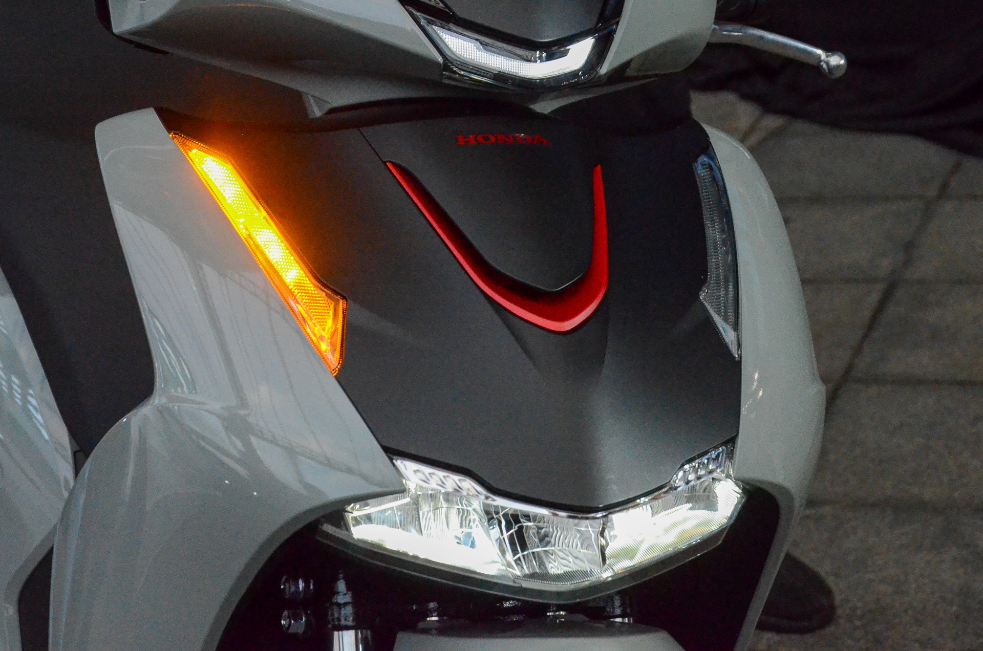 Honda SH160i ảnh 8 Honda SH160i anh 8