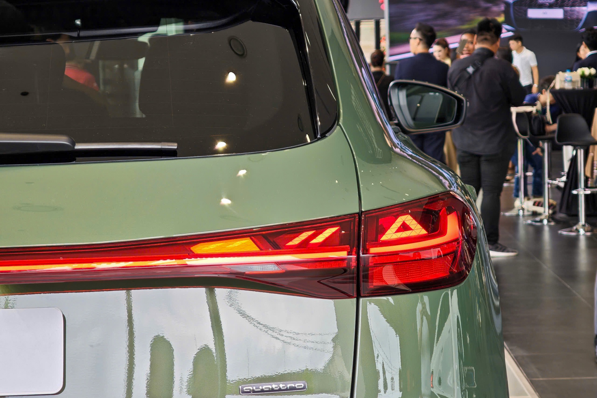 Cac hang xe sang 'ruc rich' chuan bi duong dua nam moi hinh anh