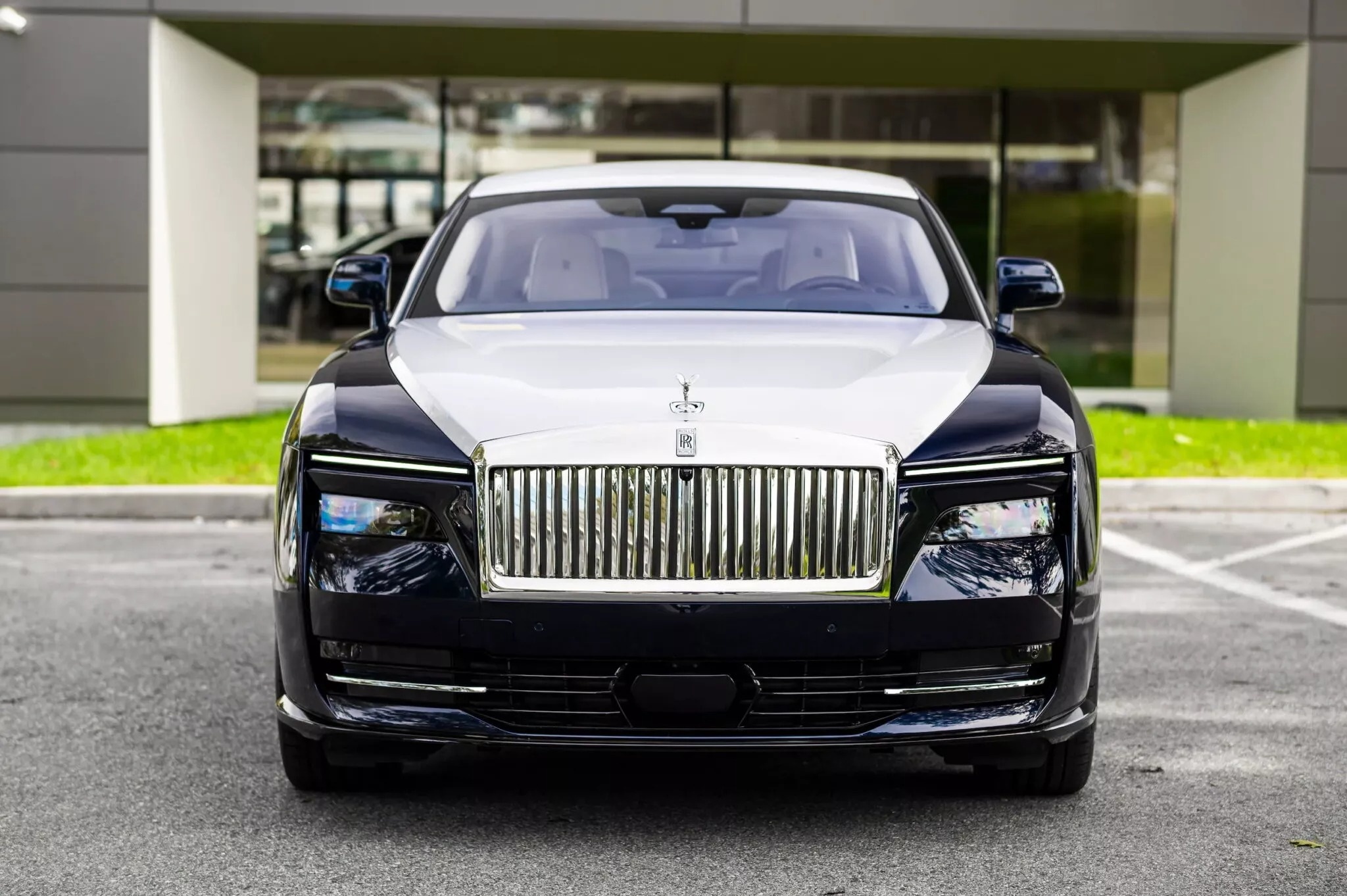 Xe dien hang sieu sang cung kho ban? hinh anh