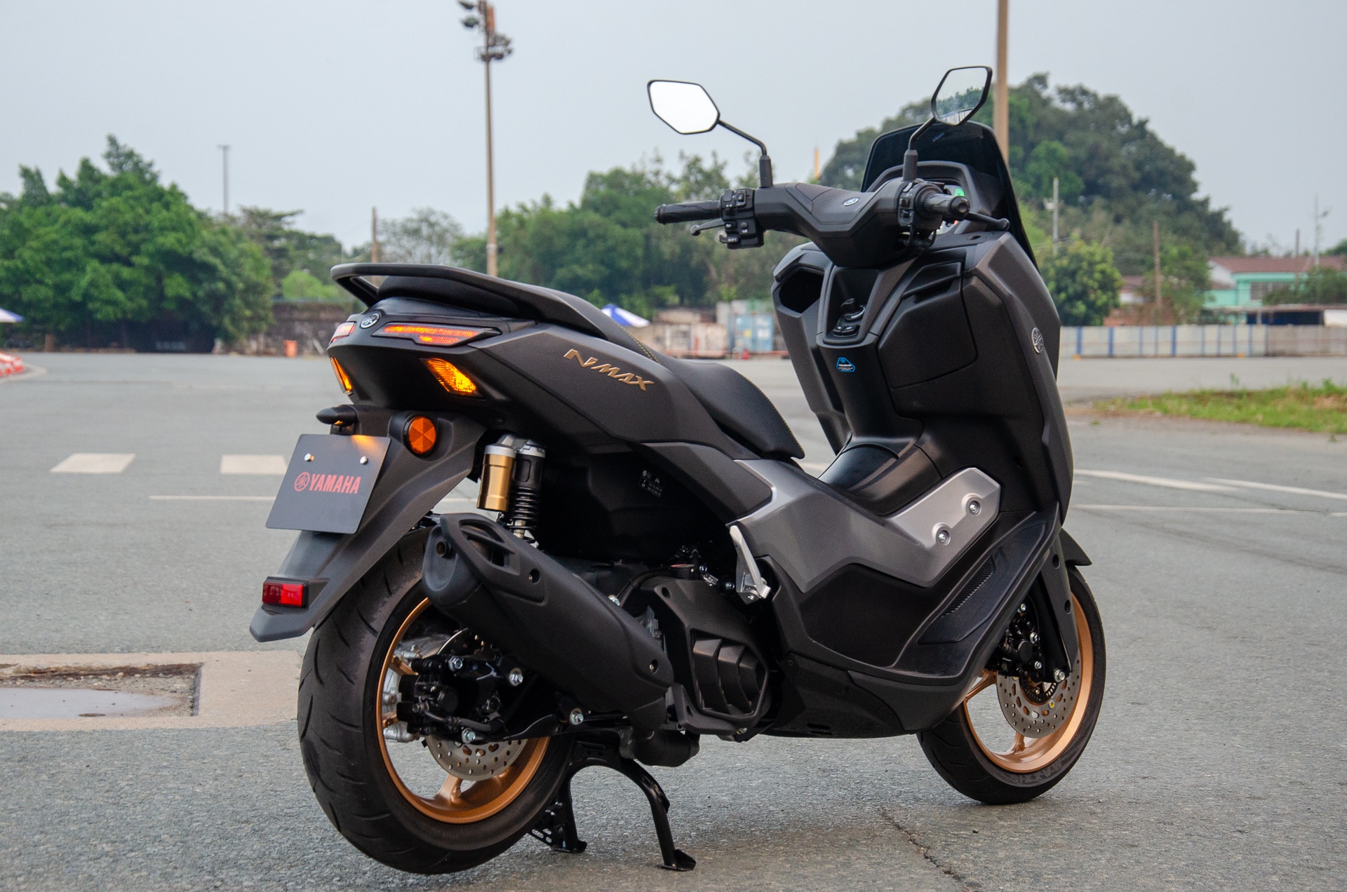 Yamaha NMAX anh 22