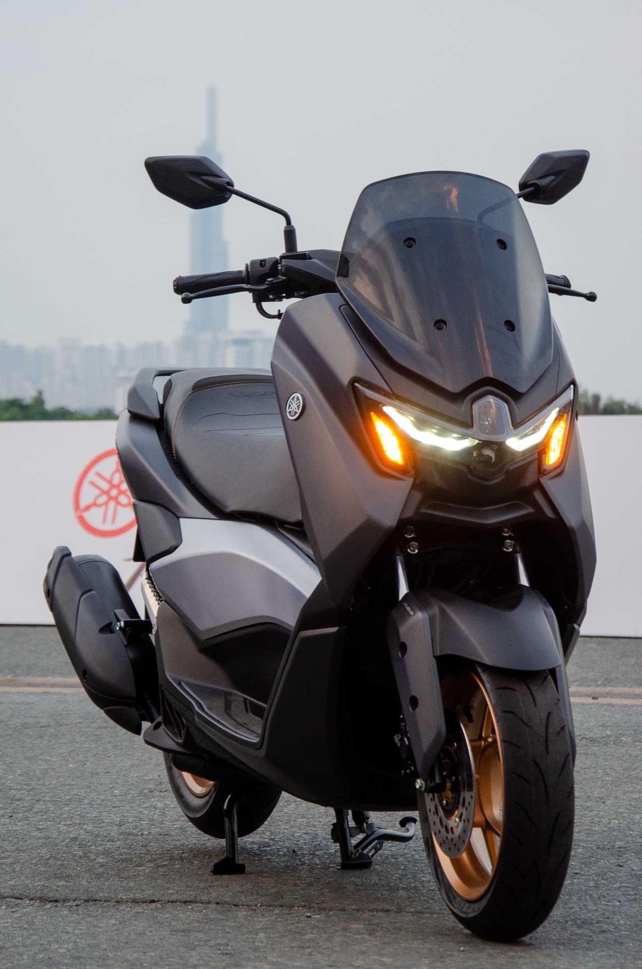 Yamaha NMAX anh 3