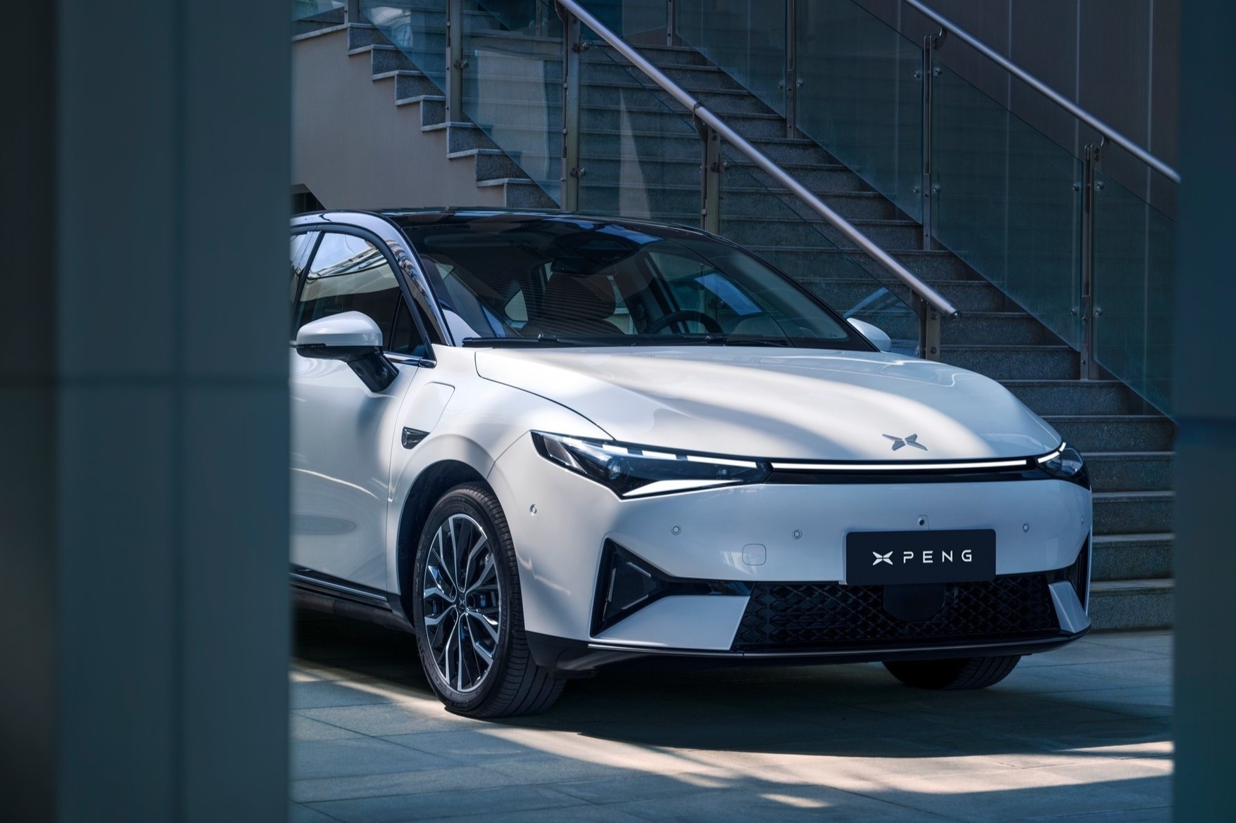 Oto Trung Quoc nam 2025 - ro 'ke thang nguoi thua' hinh anh