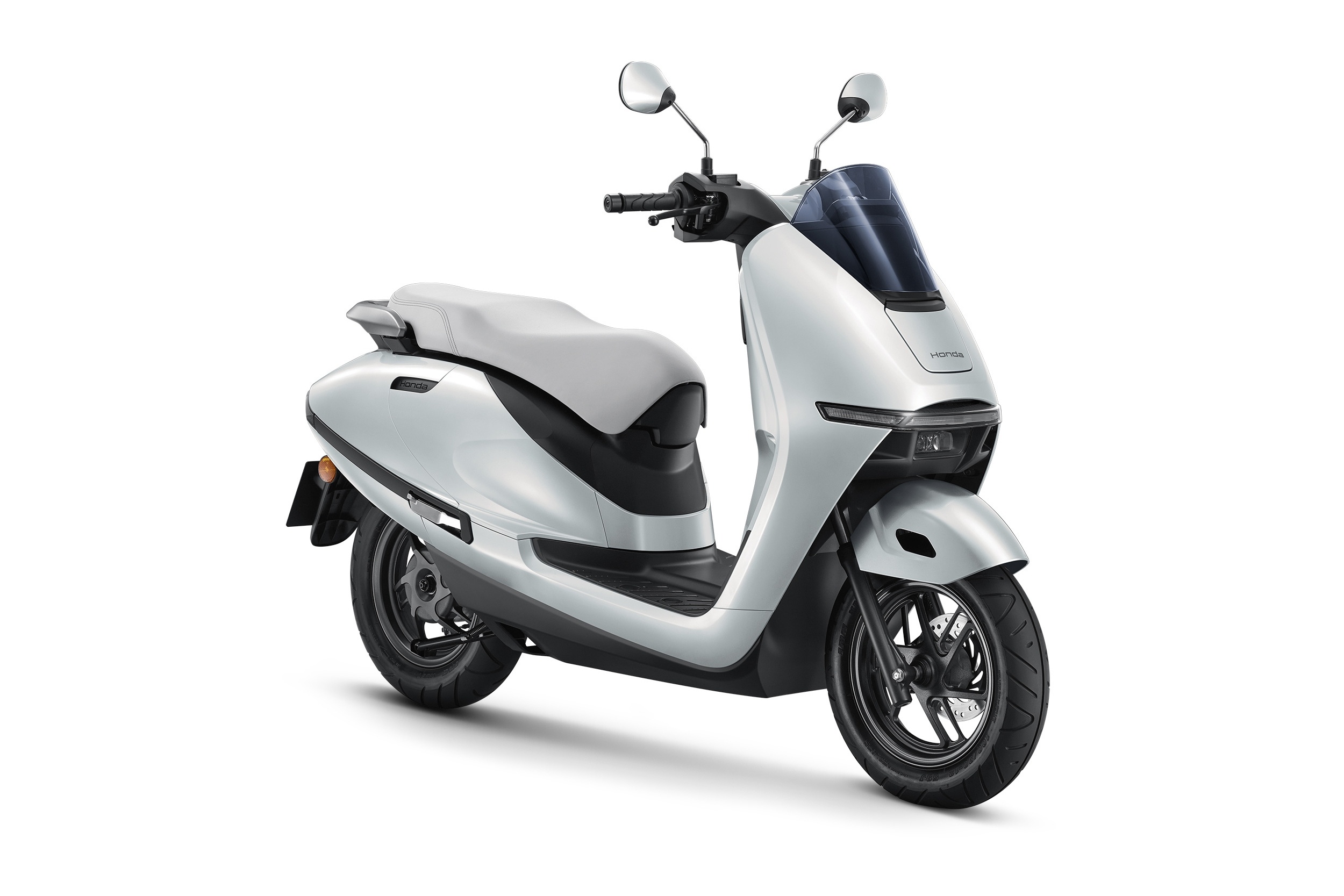 xe may dien moi anh 2