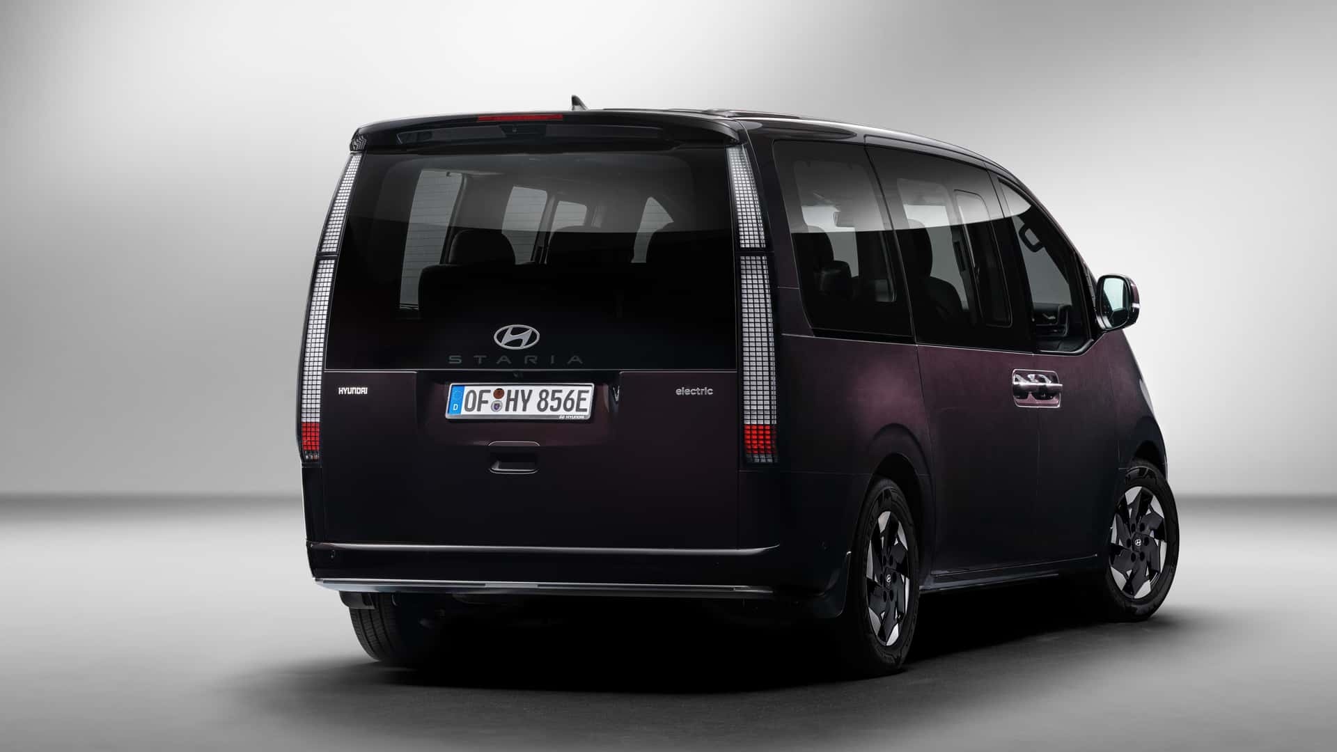 Hyundai Staria anh 1