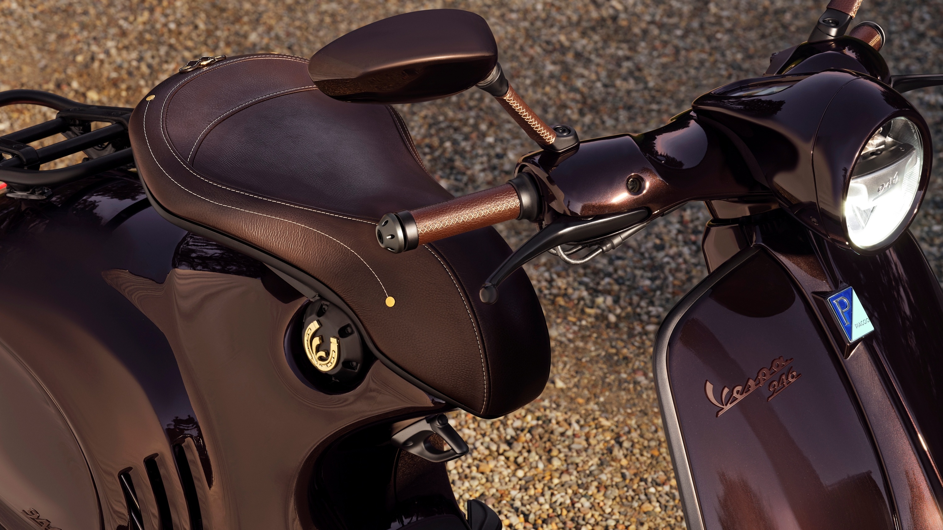 Vespa 946 Horse anh 4