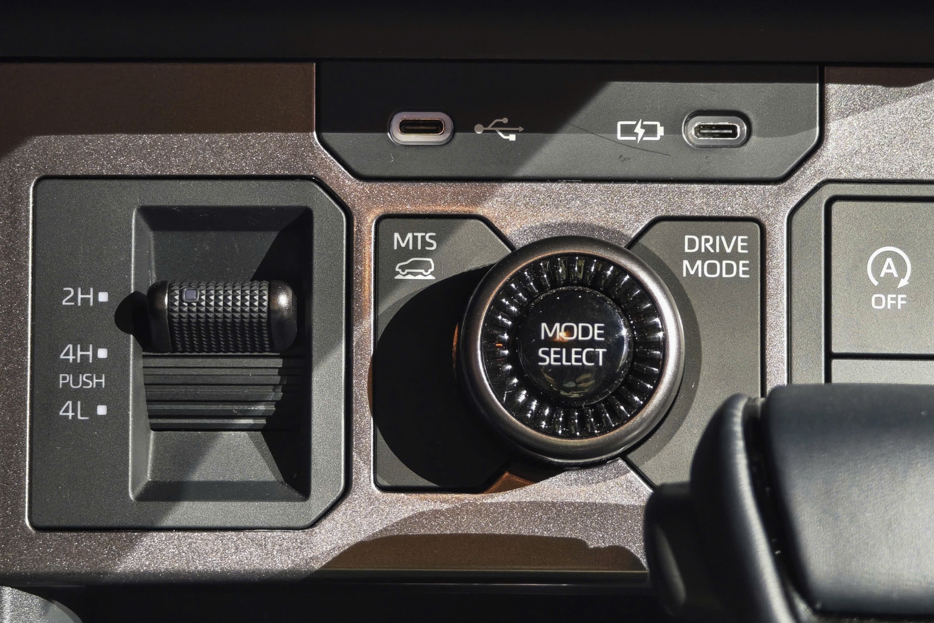 Toyota Hilux 2026 ảnh 10 Toyota Hilux 2026 anh 10