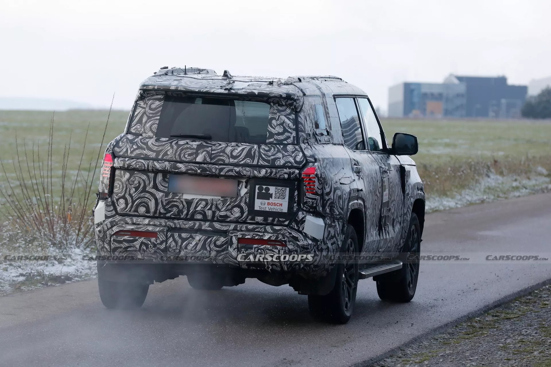 Mitsubishi Pajero anh 2