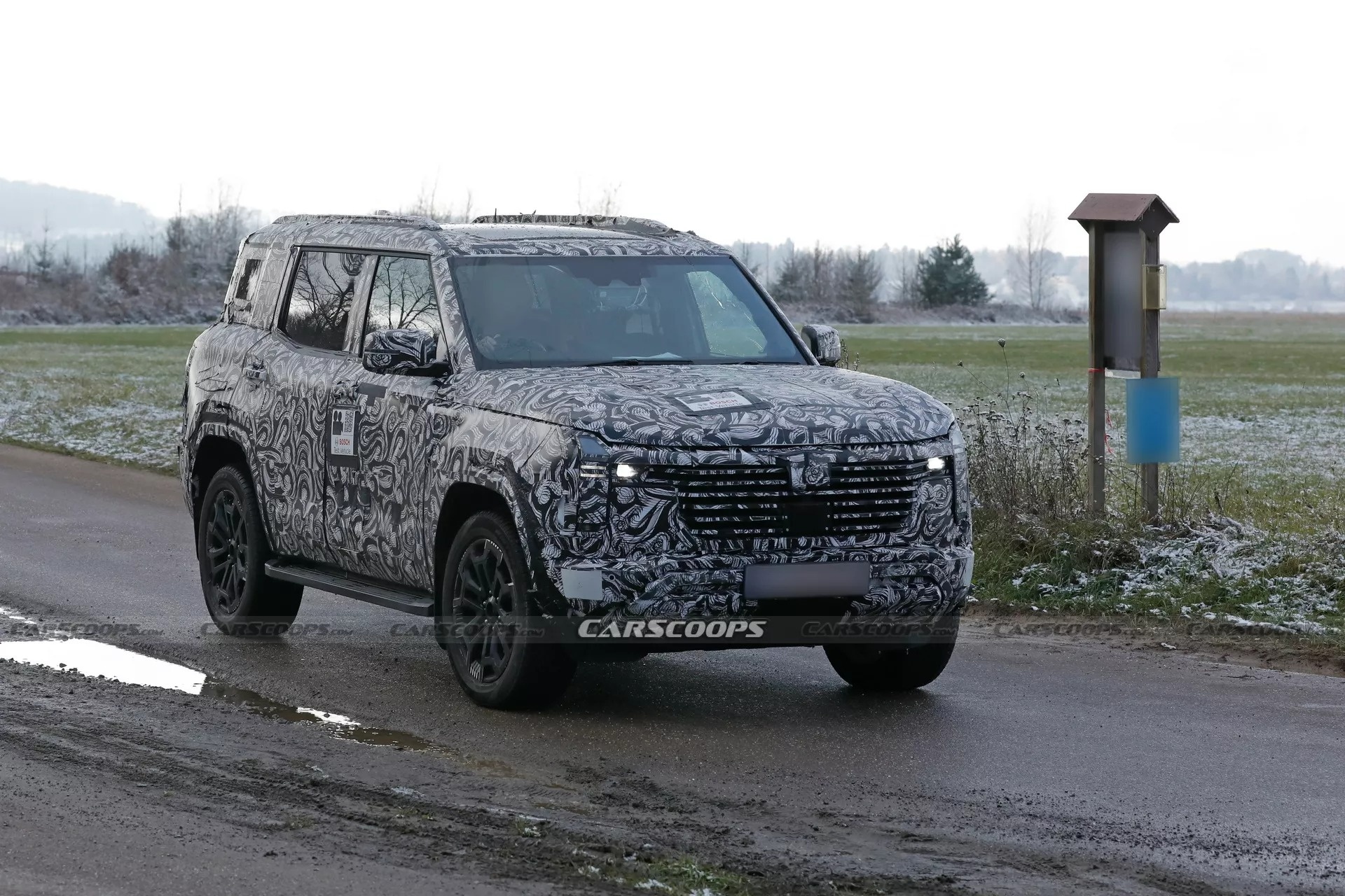 Mitsubishi Pajero can ke thoi diem tai sinh hinh anh