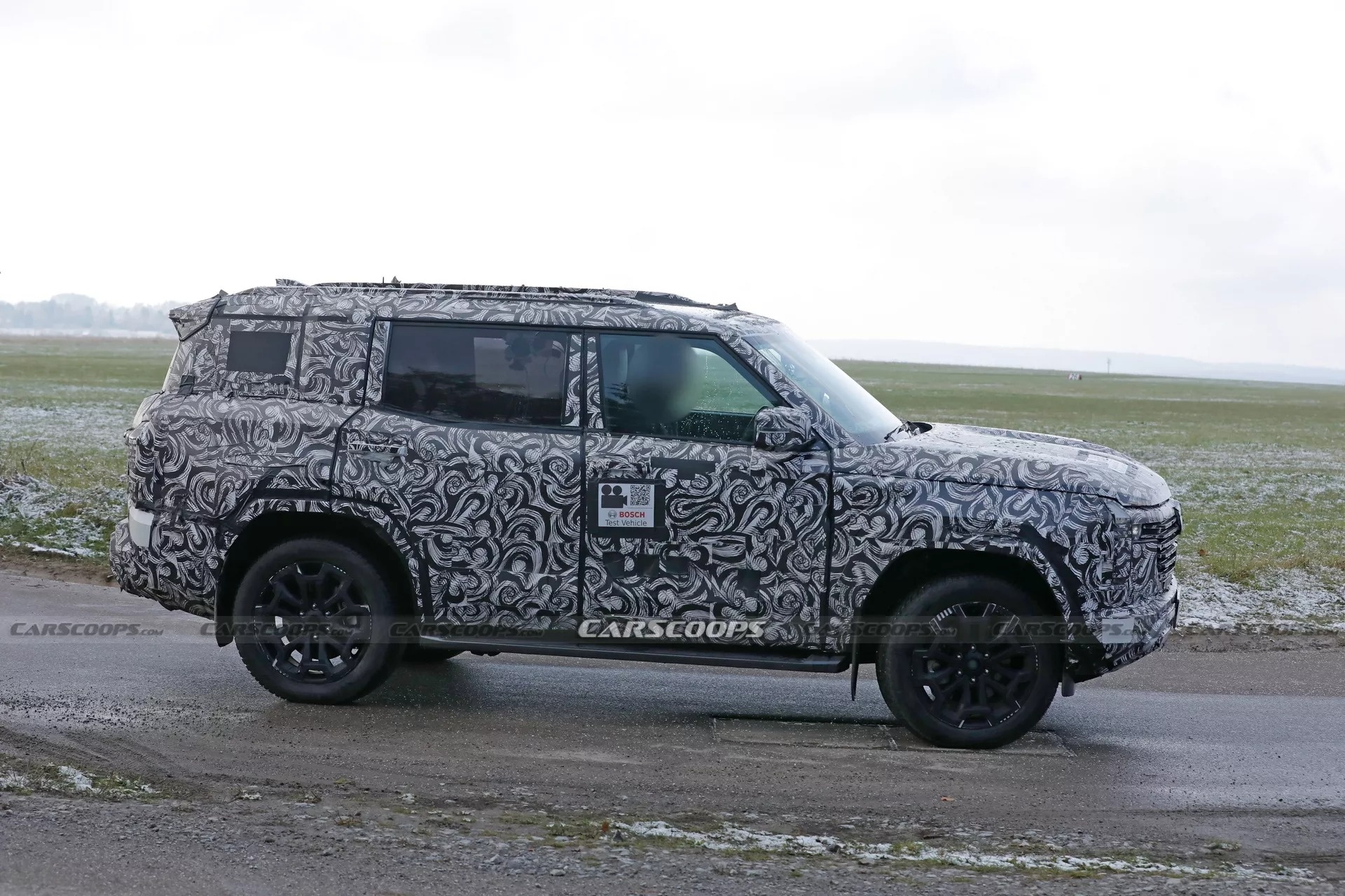 Mitsubishi Pajero anh 1