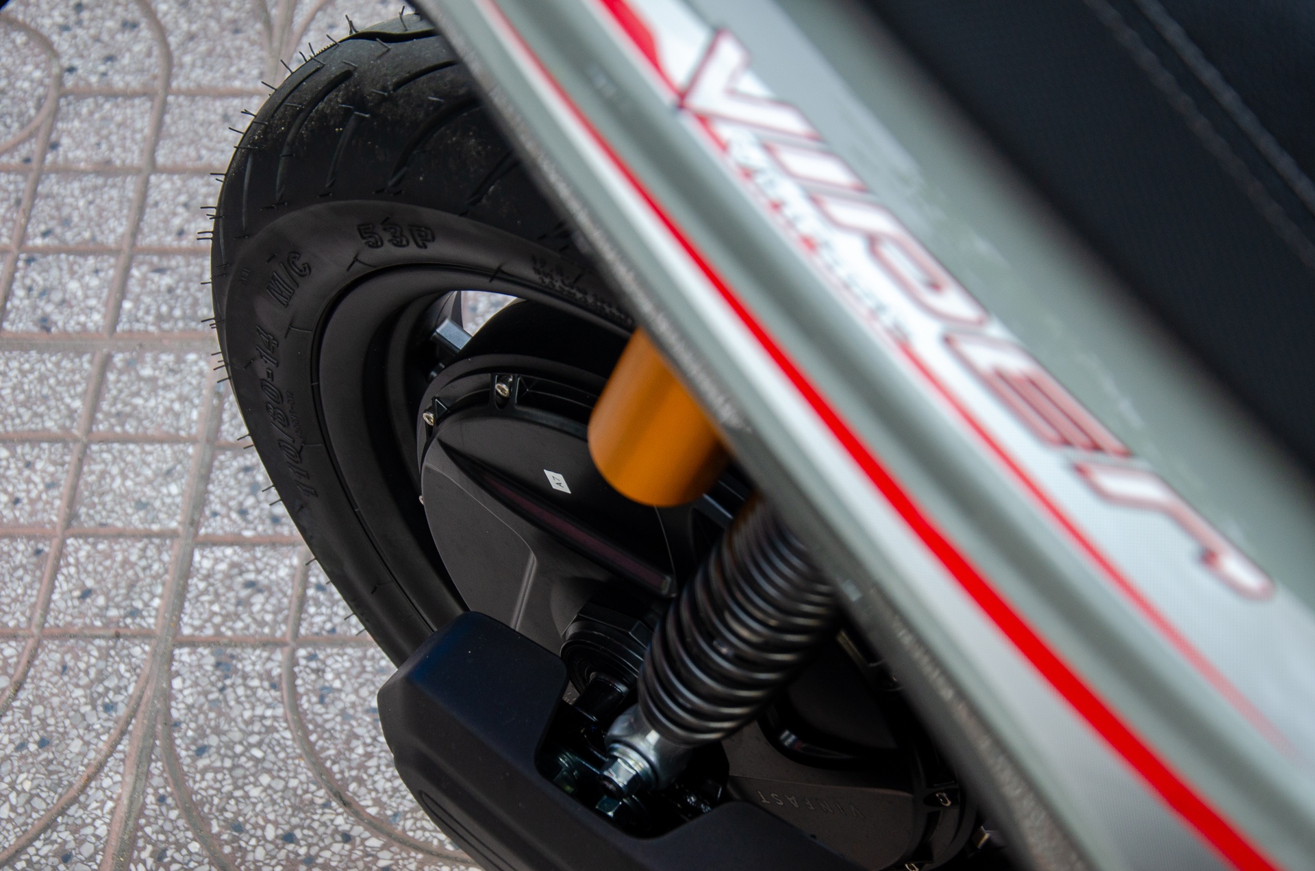 VinFast Viper anh 38