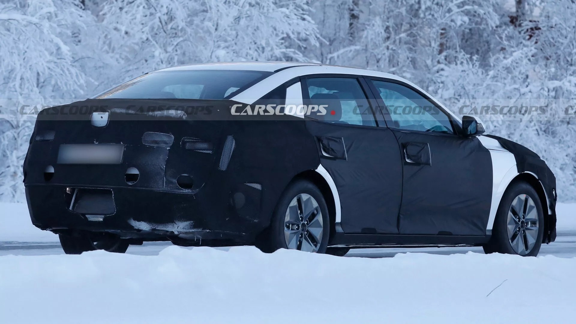 Hyundai Elantra anh 5