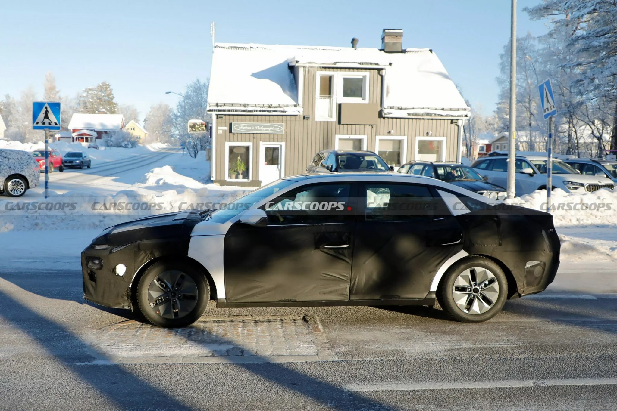 Hyundai Elantra anh 4