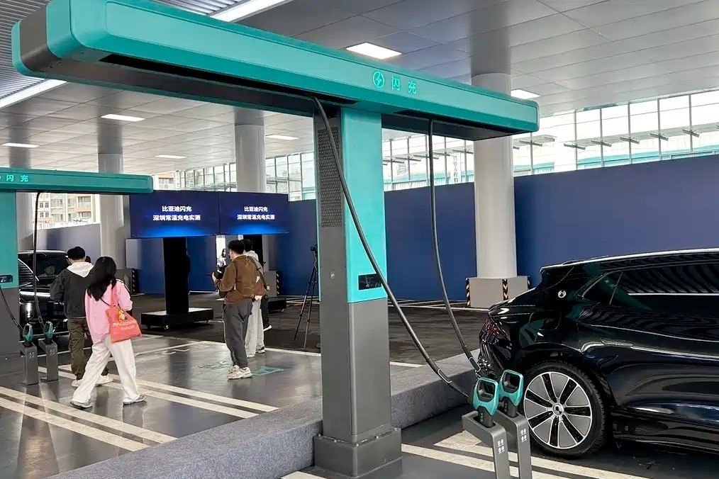 BYD ra mat pin Blade 2.0 va tru sieu nhanh - sac 97% pin trong 9 phut hinh anh