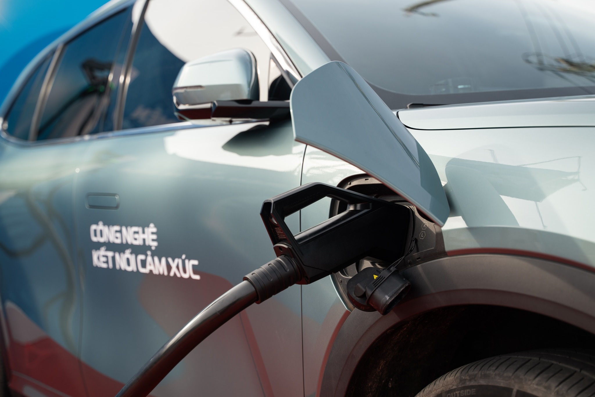 Oto dien gia re Trung Quoc o at do bo, khach Viet luu y gi khi mua? hinh anh