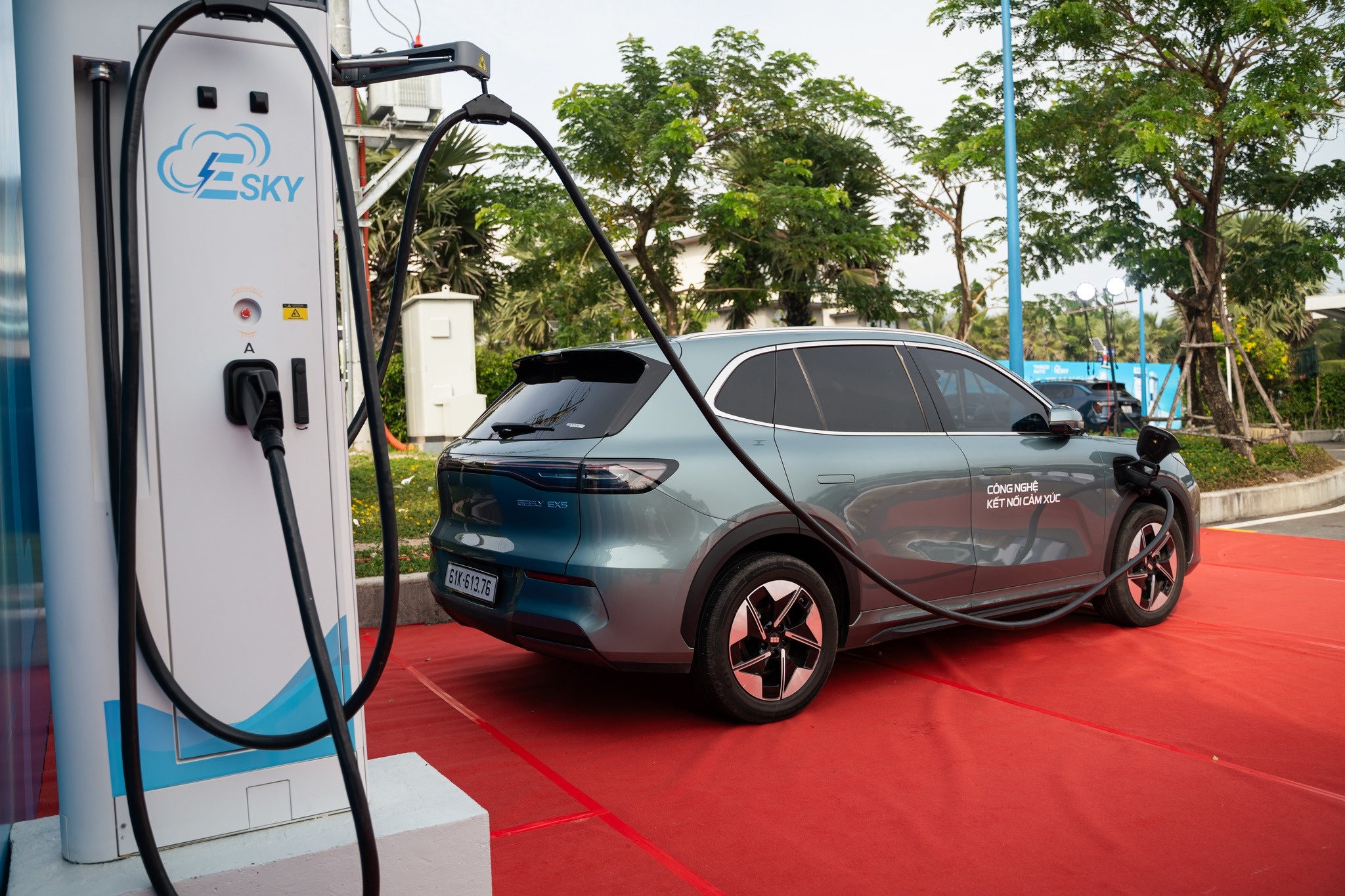 oto dien gia re anh 12