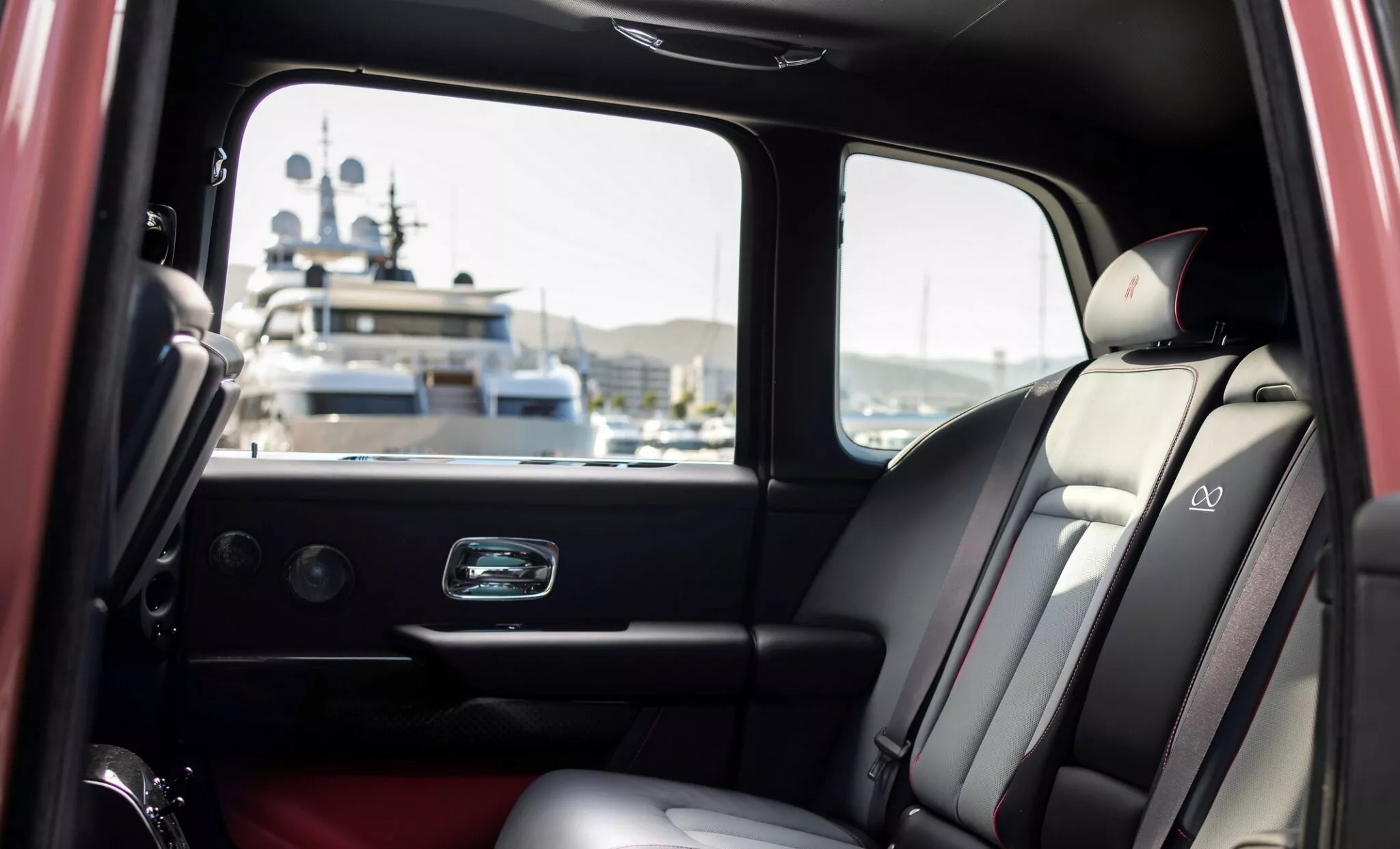 Rolls-Royce Cullinan ảnh 2 Rolls-Royce Cullinan anh 2