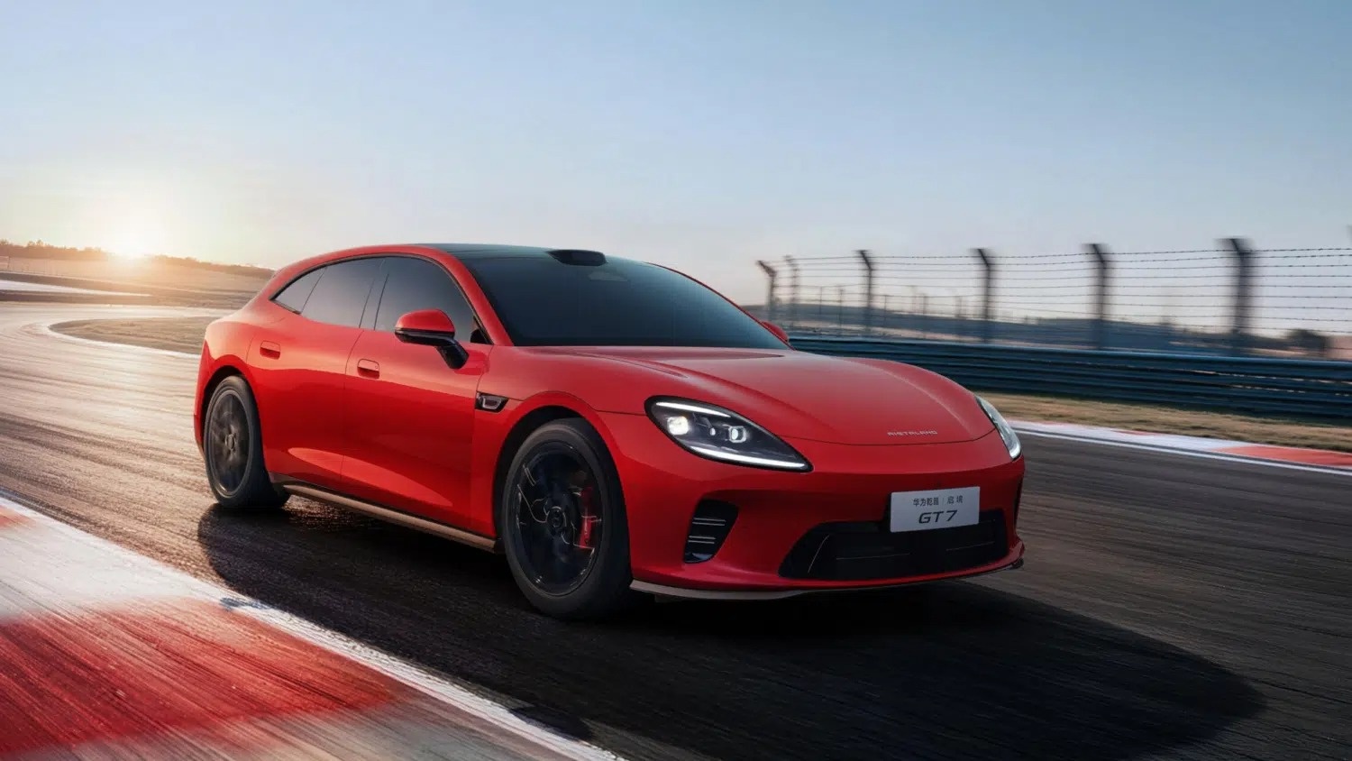 Xe dien Huawei 'nhai' Porsche Panamera chot lich ra mat hinh anh