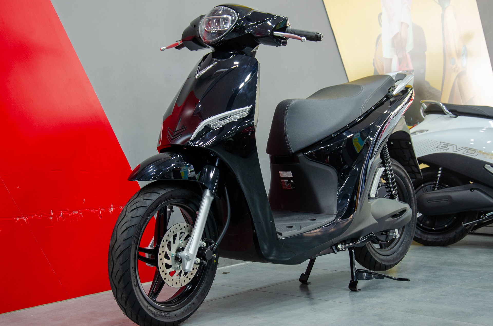 xe may dien,  VinFast anh 2