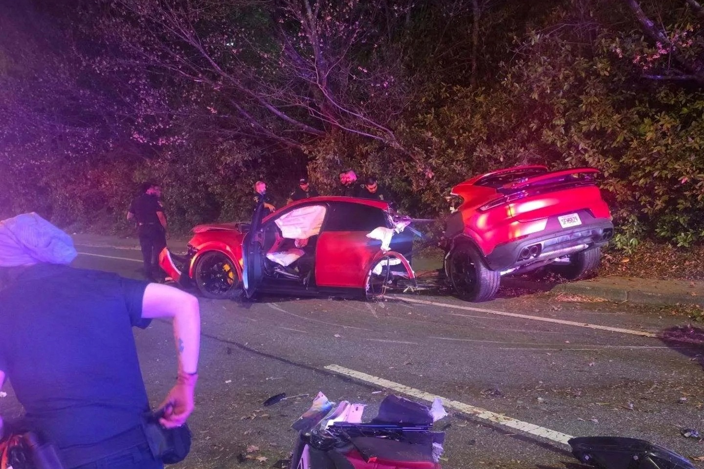 Tinh trang tai xe Porsche Cayenne trong vu tai nan khien xe dut doi hinh anh