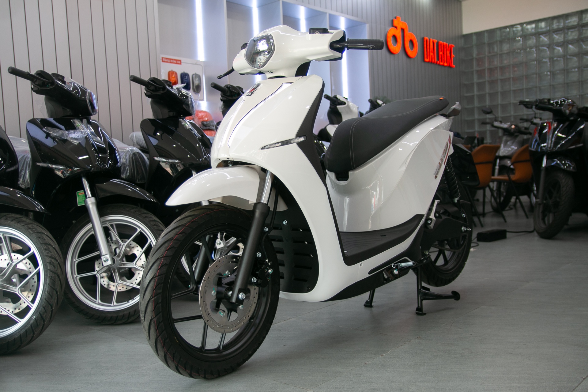 Chi tiet Dat Bike Quantum S1 - xe may dien Viet chay 285 km/lan sac hinh anh