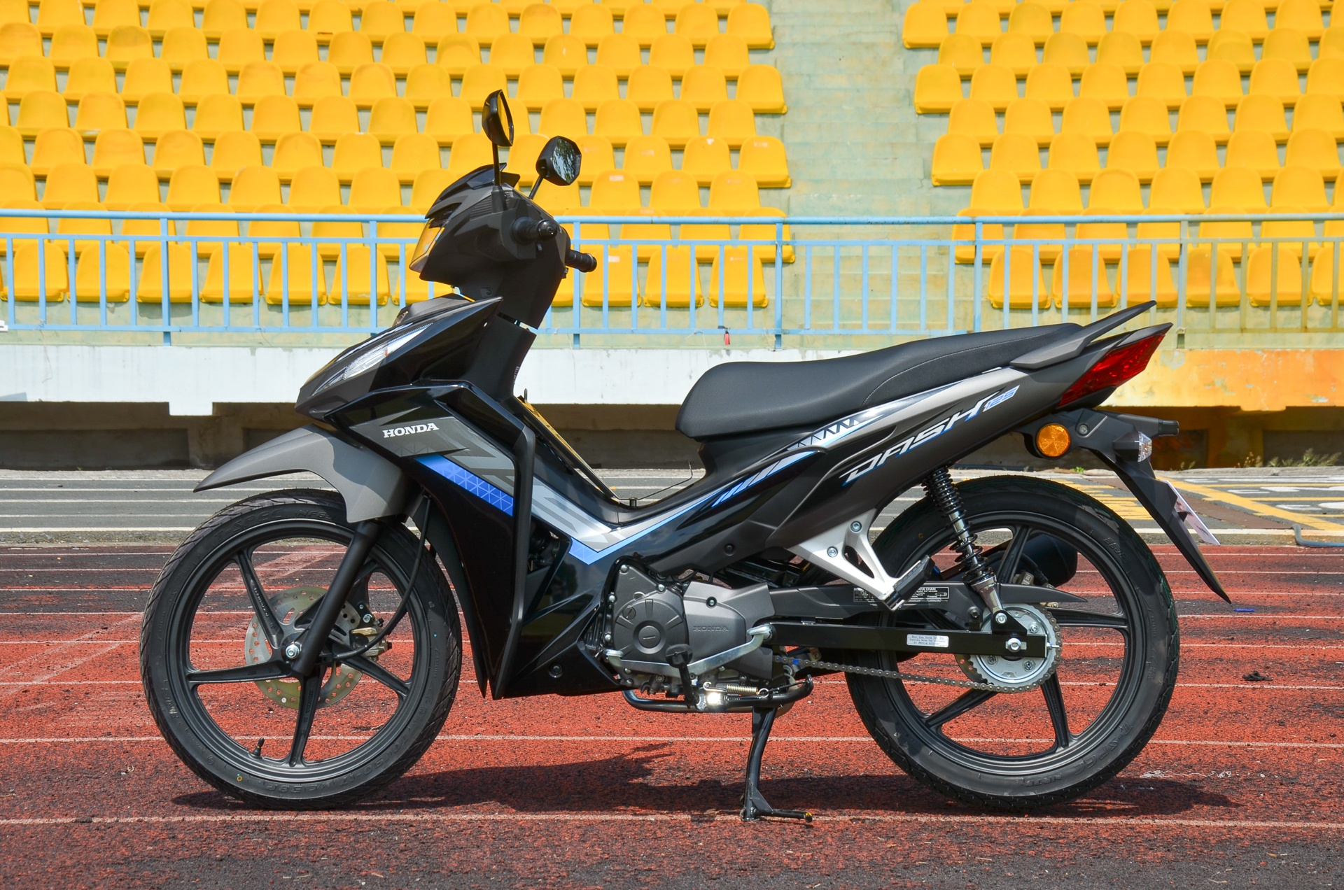 Honda Dash 125 anh 11