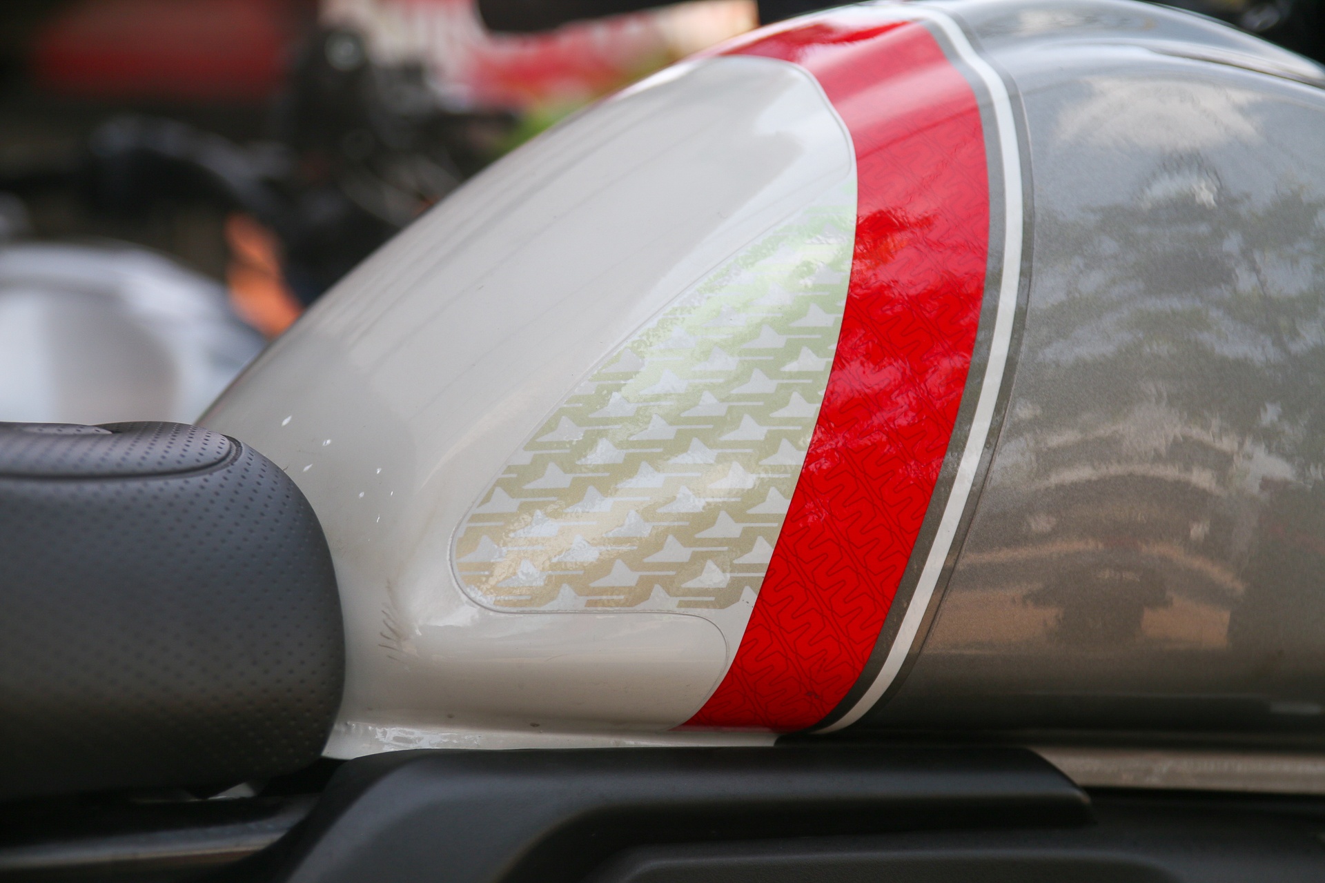 TVS Ronin 225 anh 8