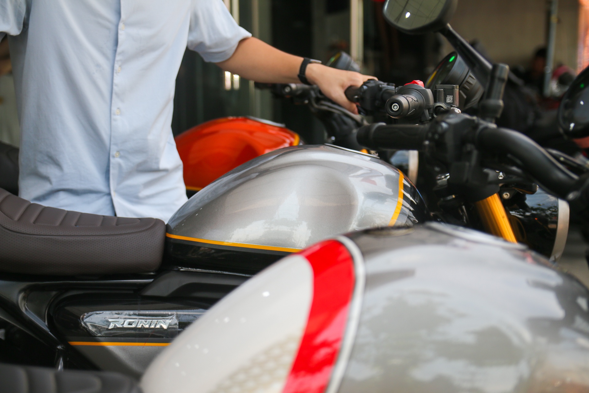 TVS Ronin 225 anh 29