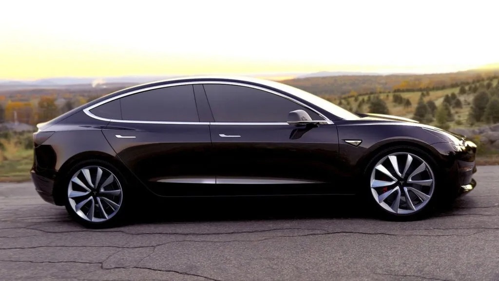 Oto dien Tesla sau 7 nam su dung - pin 'gia', xe van khoe hinh anh