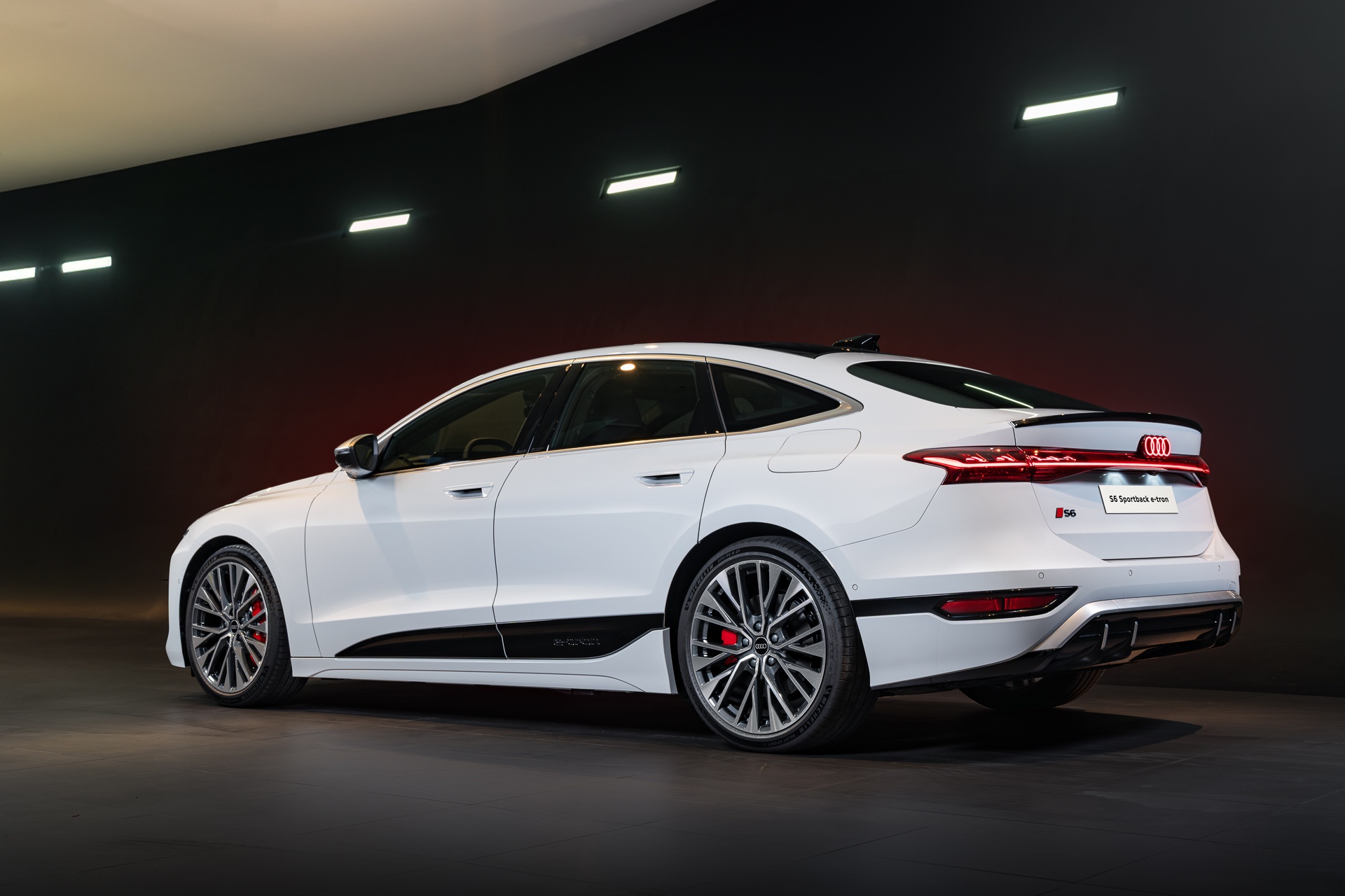 Audi S6 Sportback e-tron anh 2