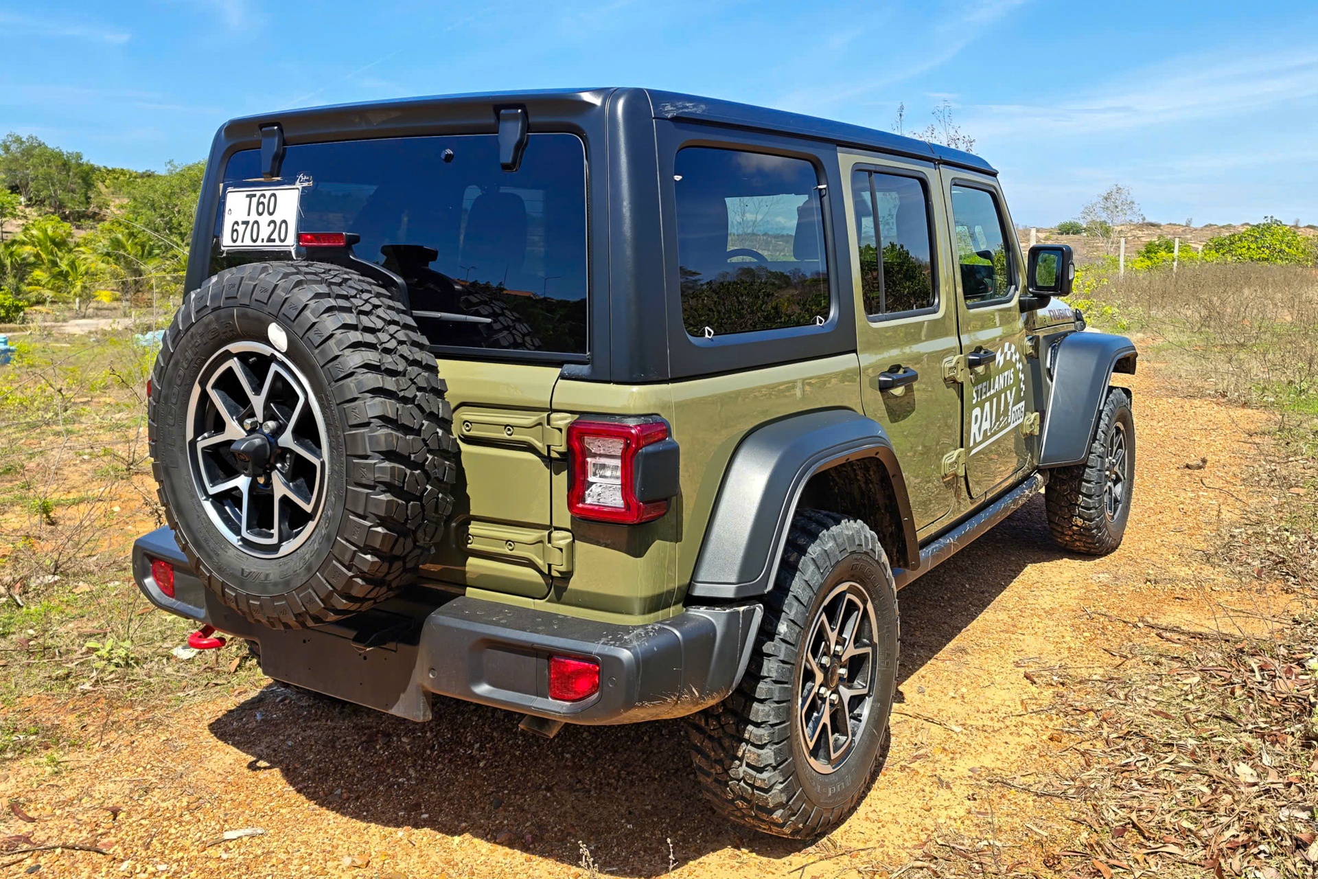 Jeep Wrangler anh 19