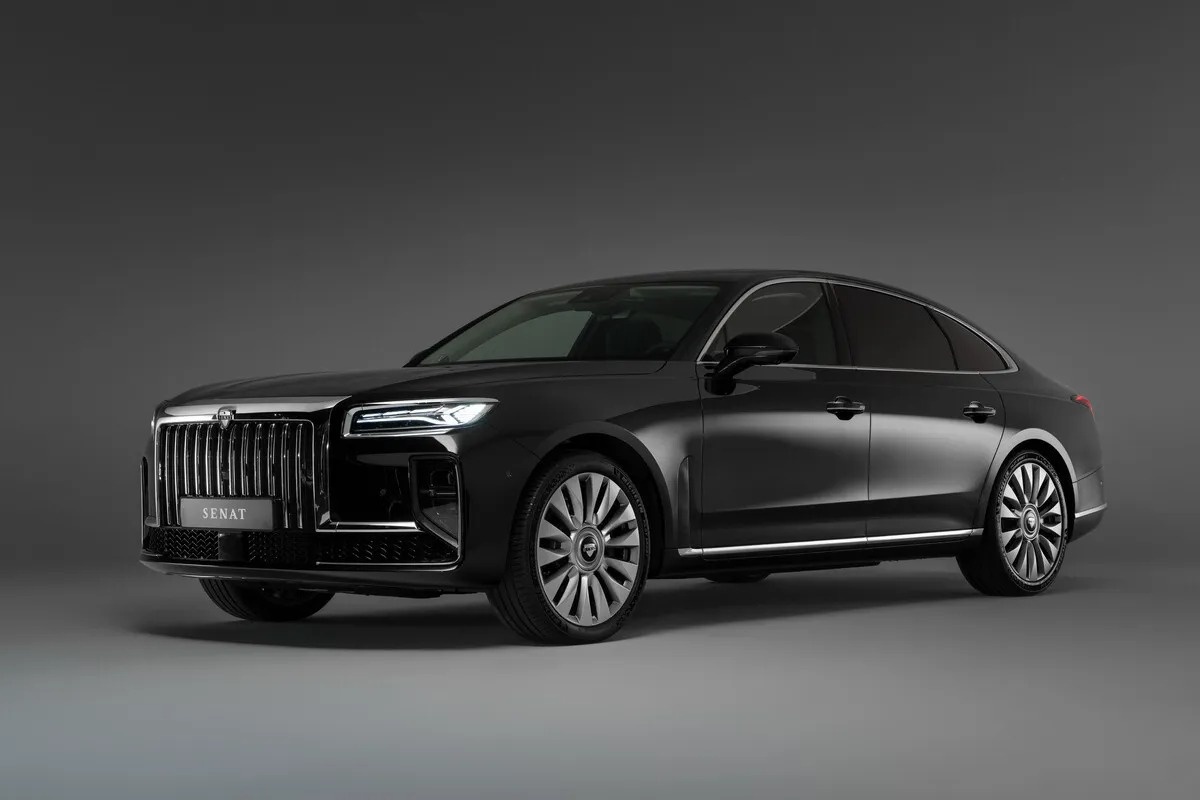 'Rolls-Royce cua Nga' gio la xe Trung Quoc doi logo hinh anh