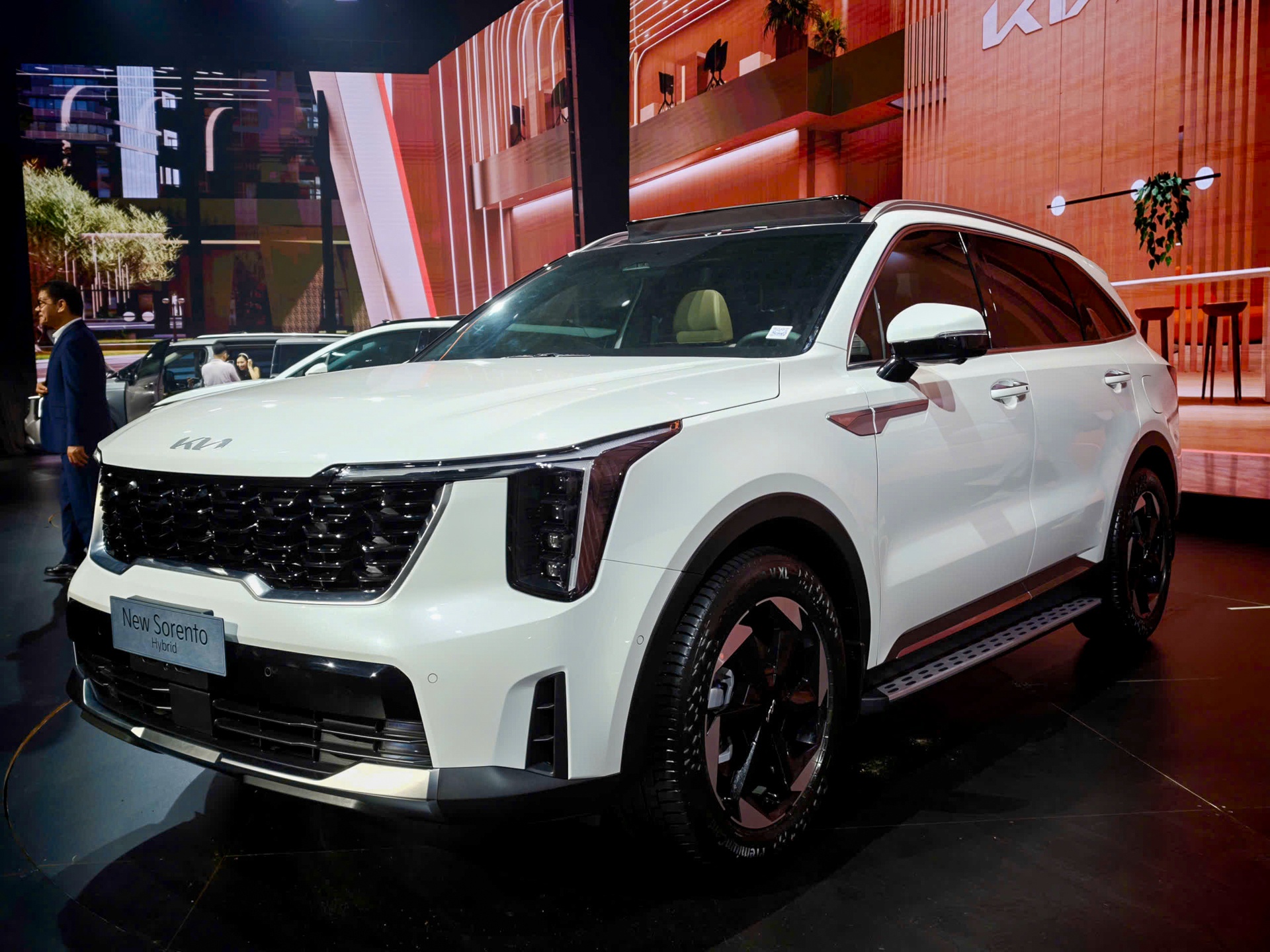Xem truoc Kia Sorento HEV moi - cho gia dau Ford Everest hinh anh