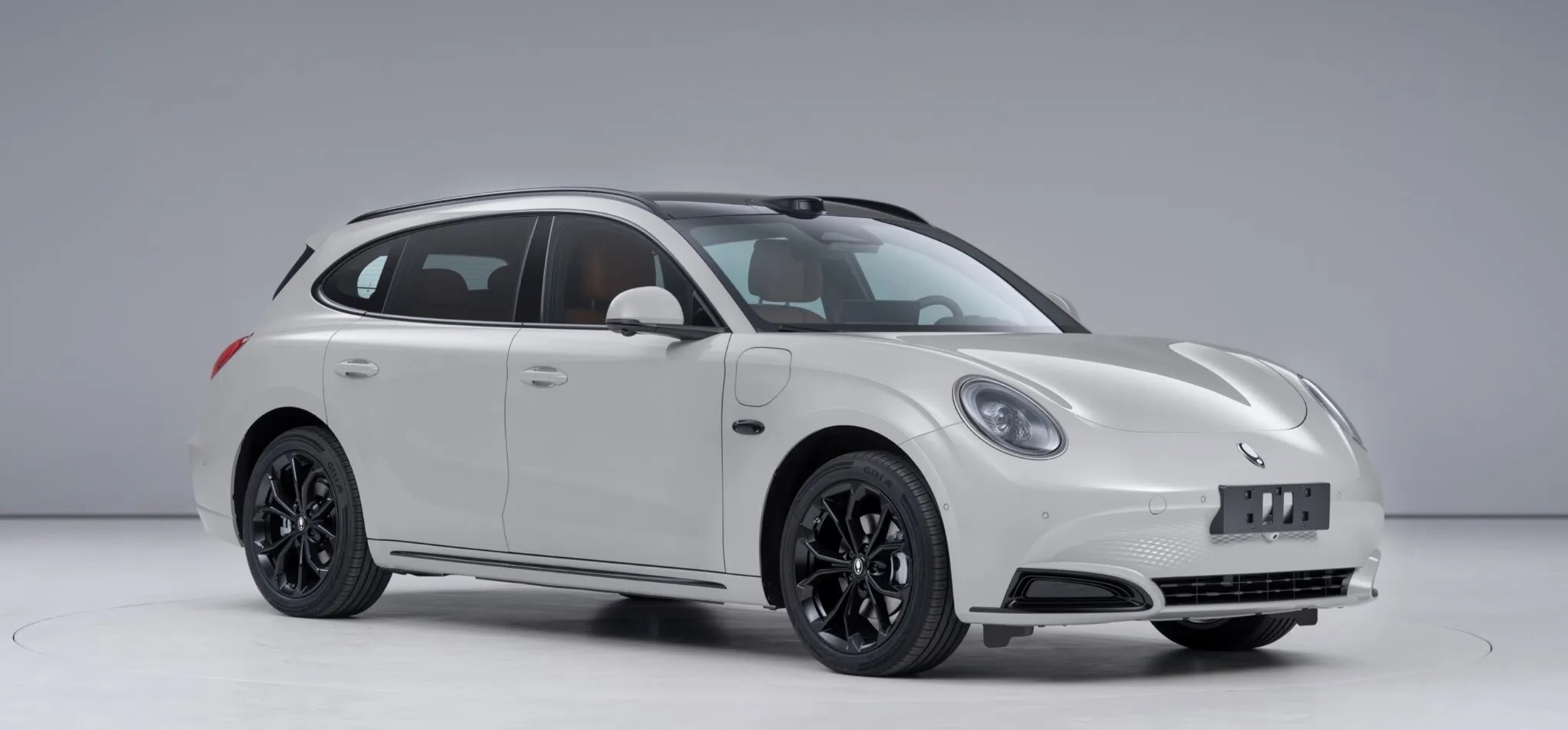 Mau xe Trung Quoc trong nhu ban lai giua Volkswagen va Porsche hinh anh