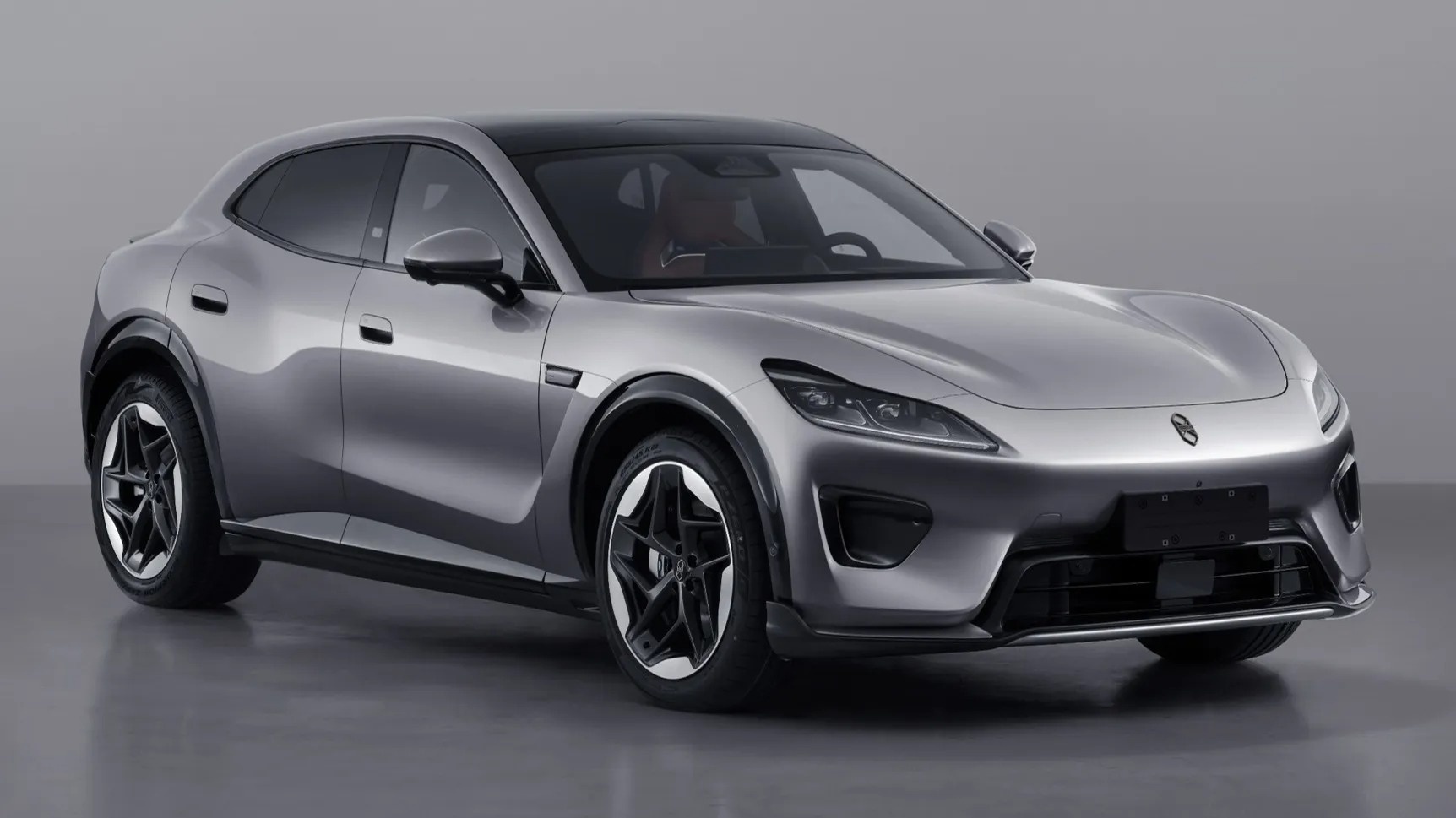 Xe dien Luxeed RX cua Trung Quoc tranh cai voi Ferrari vi thiet ke hinh anh