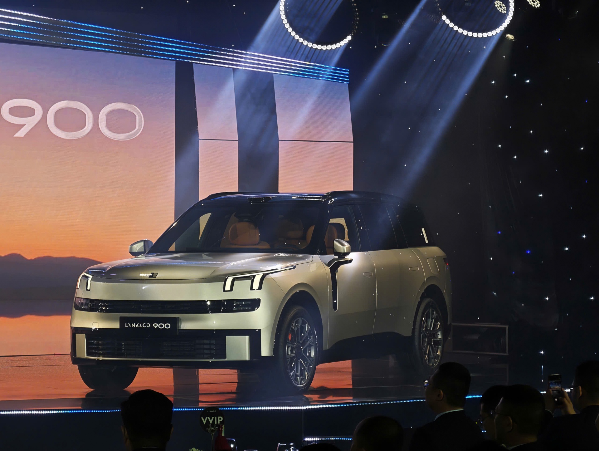 Lynk & Co 900 anh 1