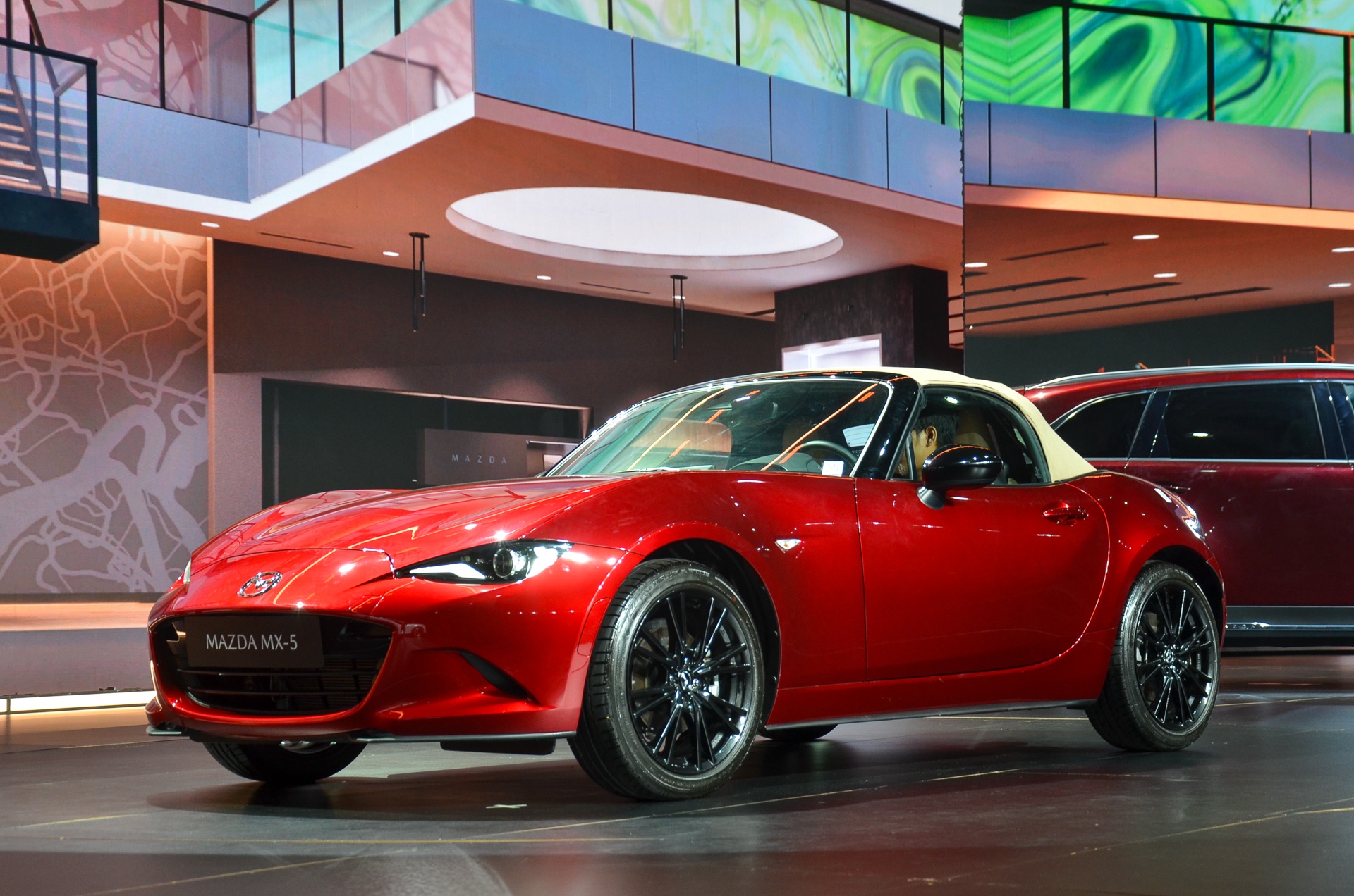 Ai se mua Mazda MX-5? hinh anh