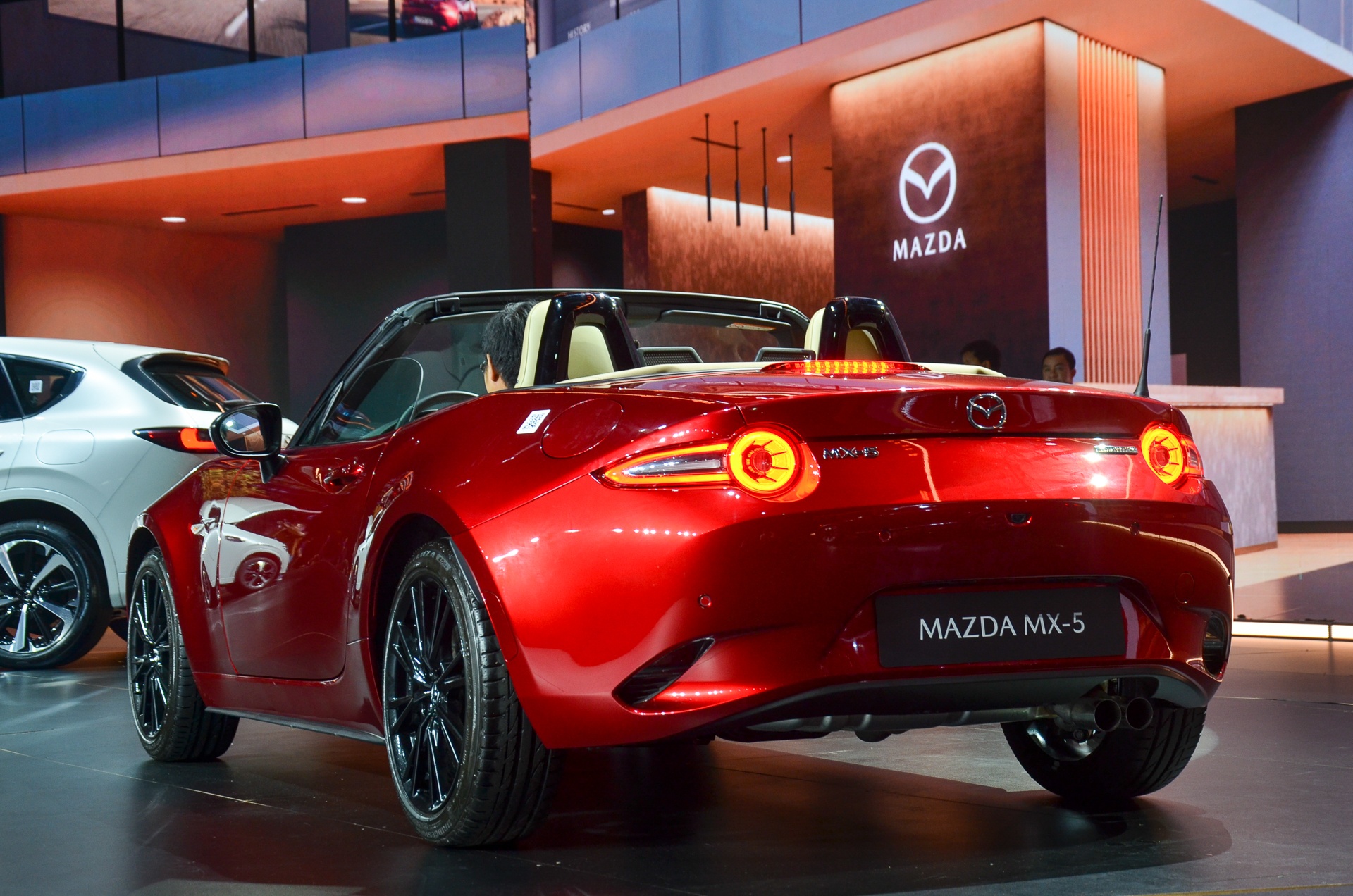 Mazda MX-5 anh 3