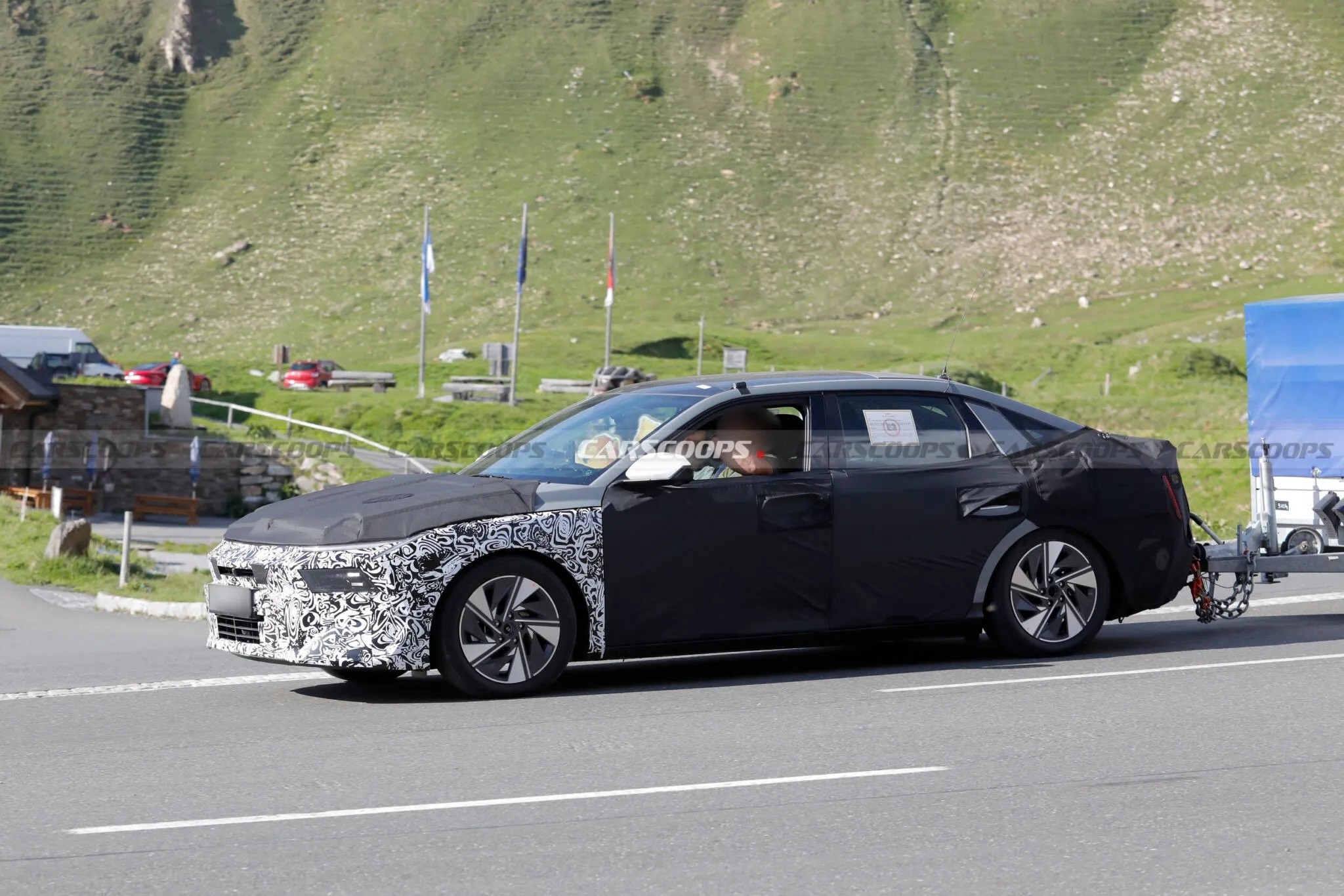 Lo dien Hyundai Elantra the he moi hinh anh