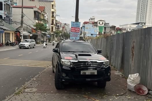 Do oto o via he sao cho dung luat? hinh anh