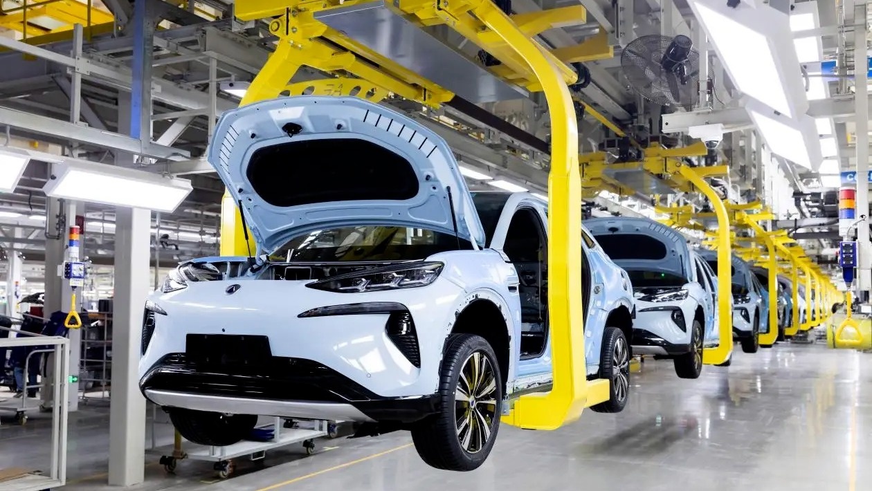 BYD ồ ạt tuyển dụng nhân sự nhà máy