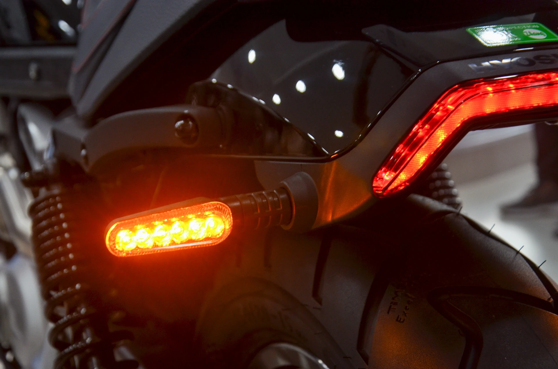 Hyosung GV350X ảnh 9