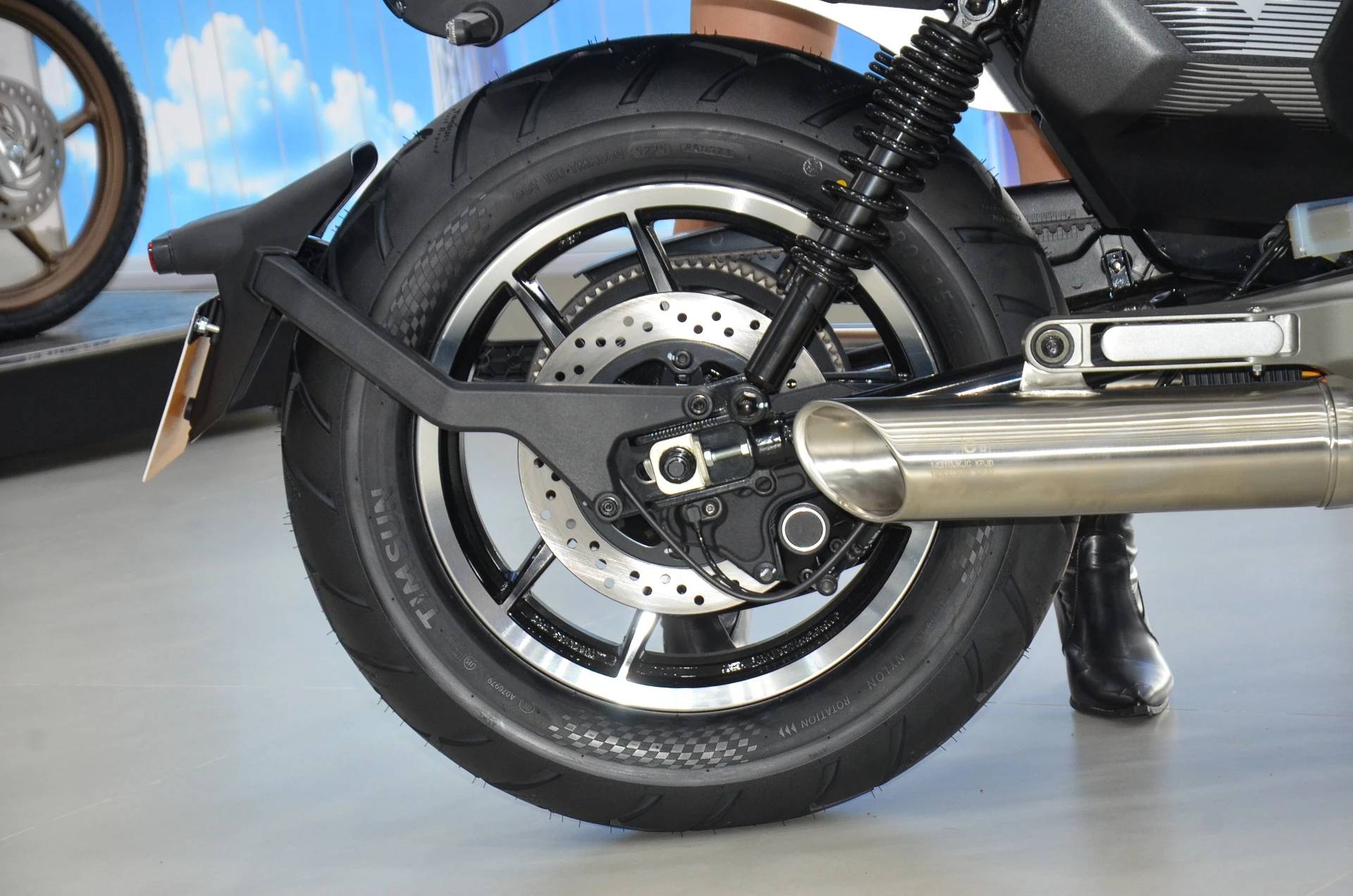 Hyosung GV350X ảnh 11