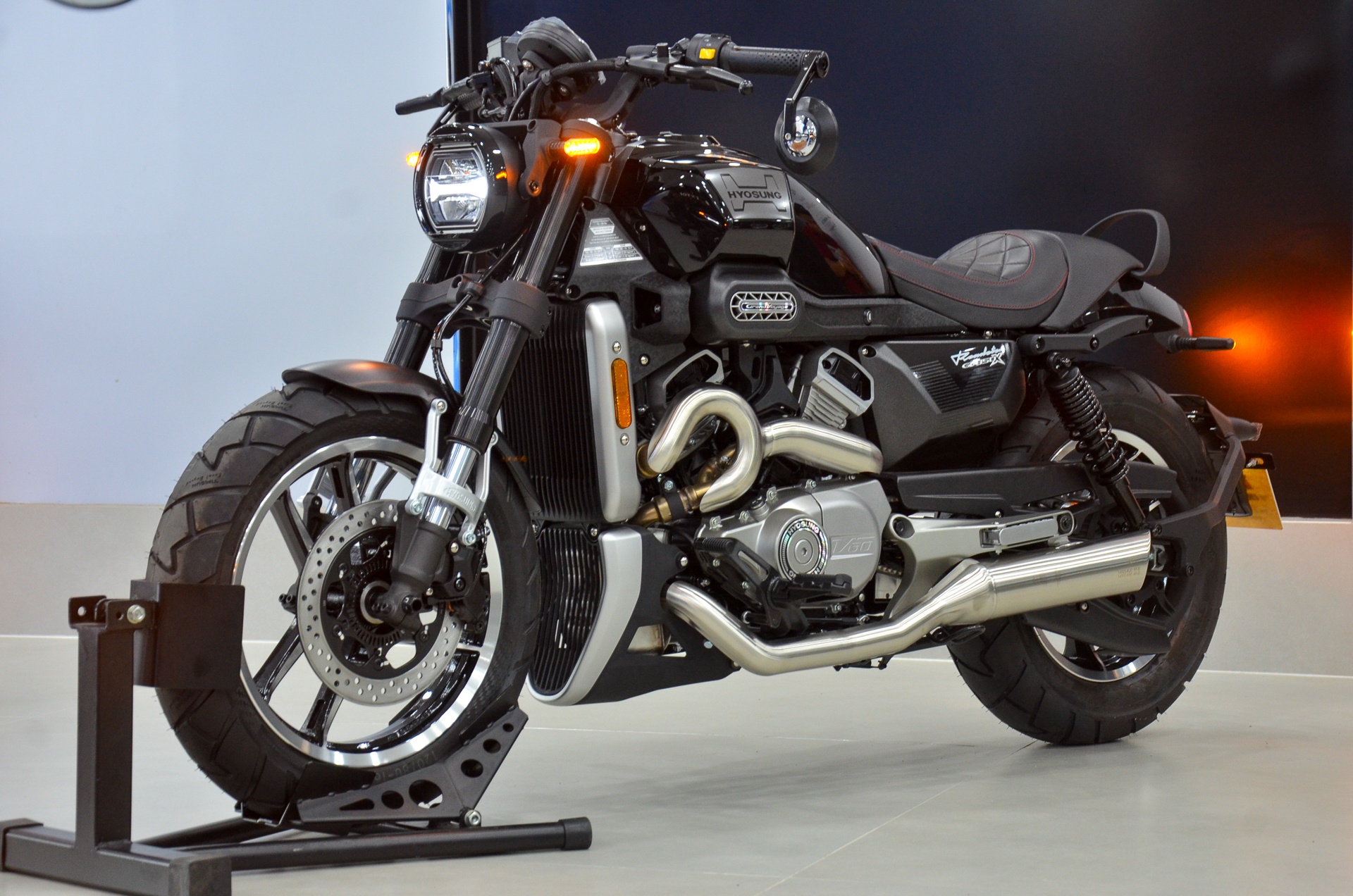Hyosung GV350X ảnh 3