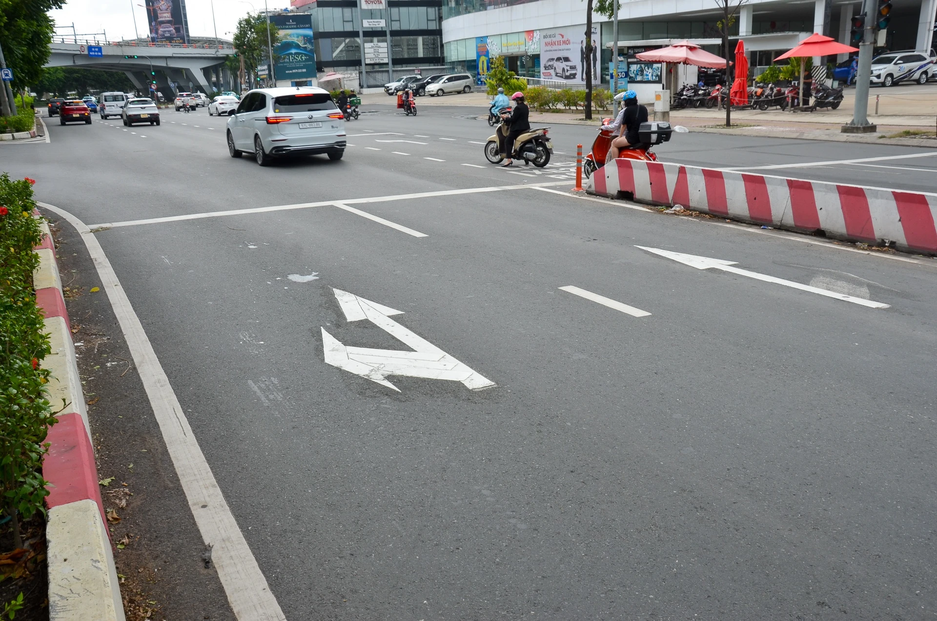 t&agrave;i xế ảnh 2