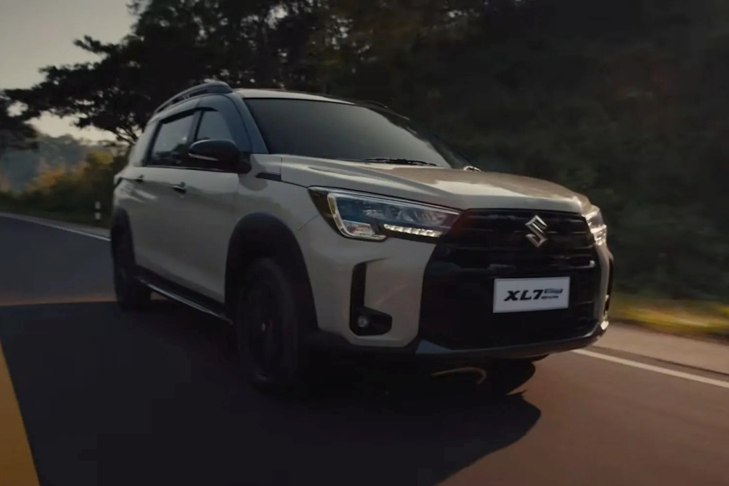 Suzuki XL7 ảnh 1 Suzuki XL7 ảnh 1