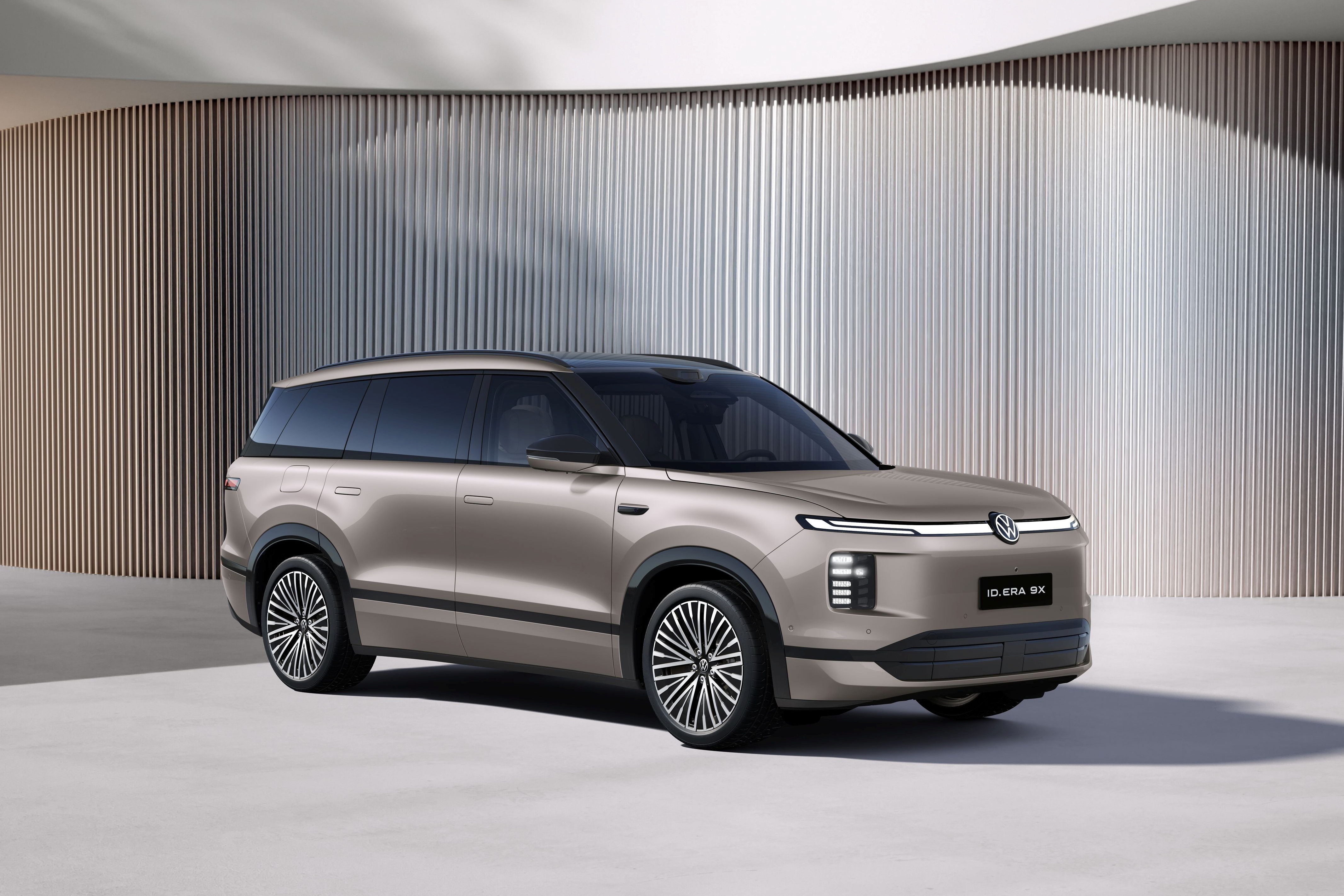 Volkswagen ID. Era 9X nhận cọc tại Việt Nam - EV gắn động cơ xăng